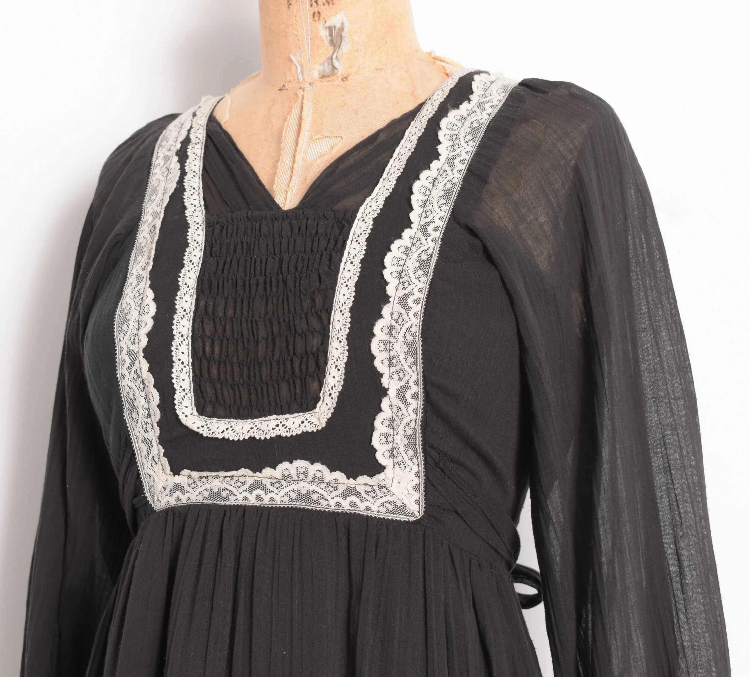 70s black peasant dress2.jpg