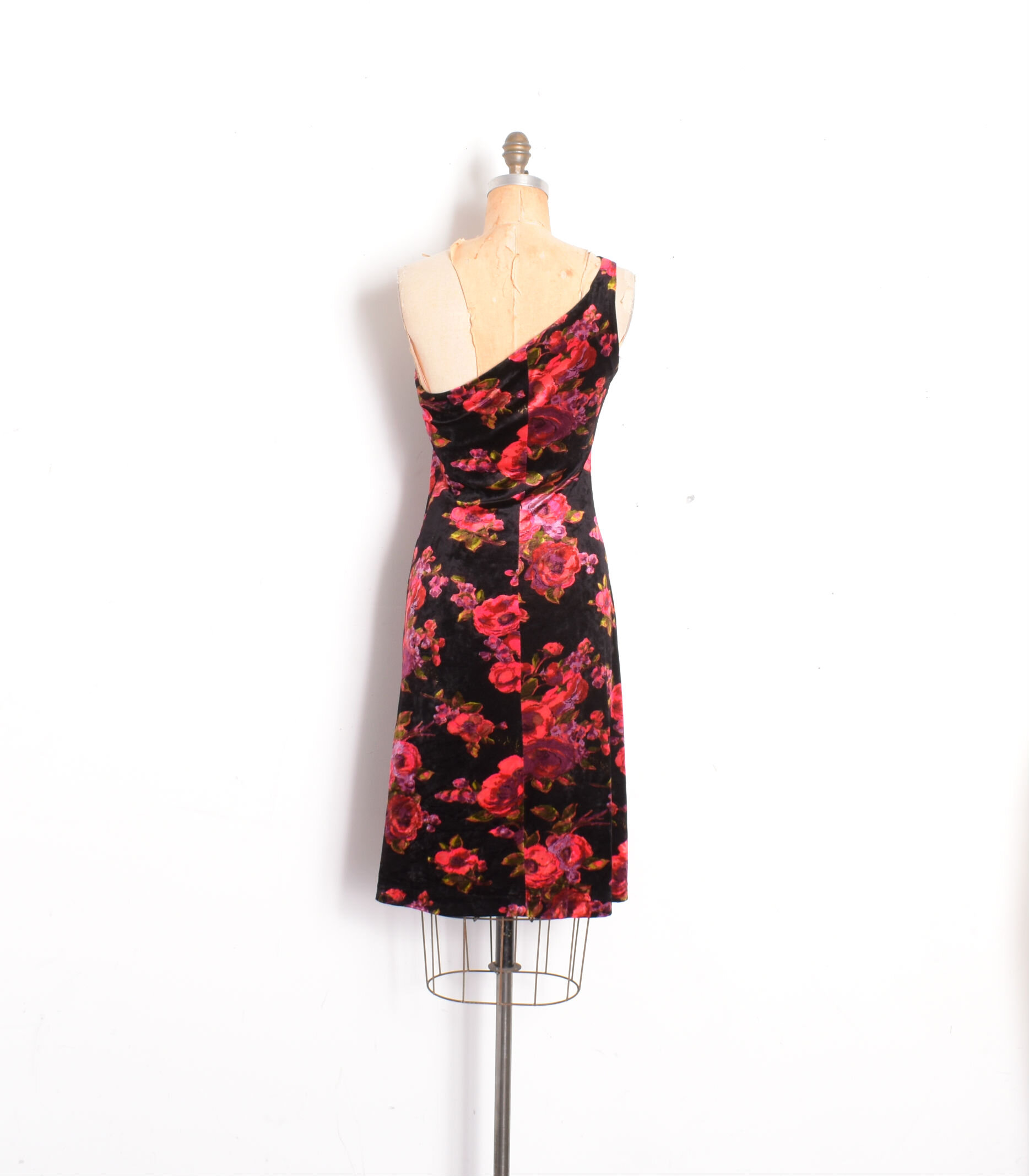 betsey johnson velvet dress.jpg