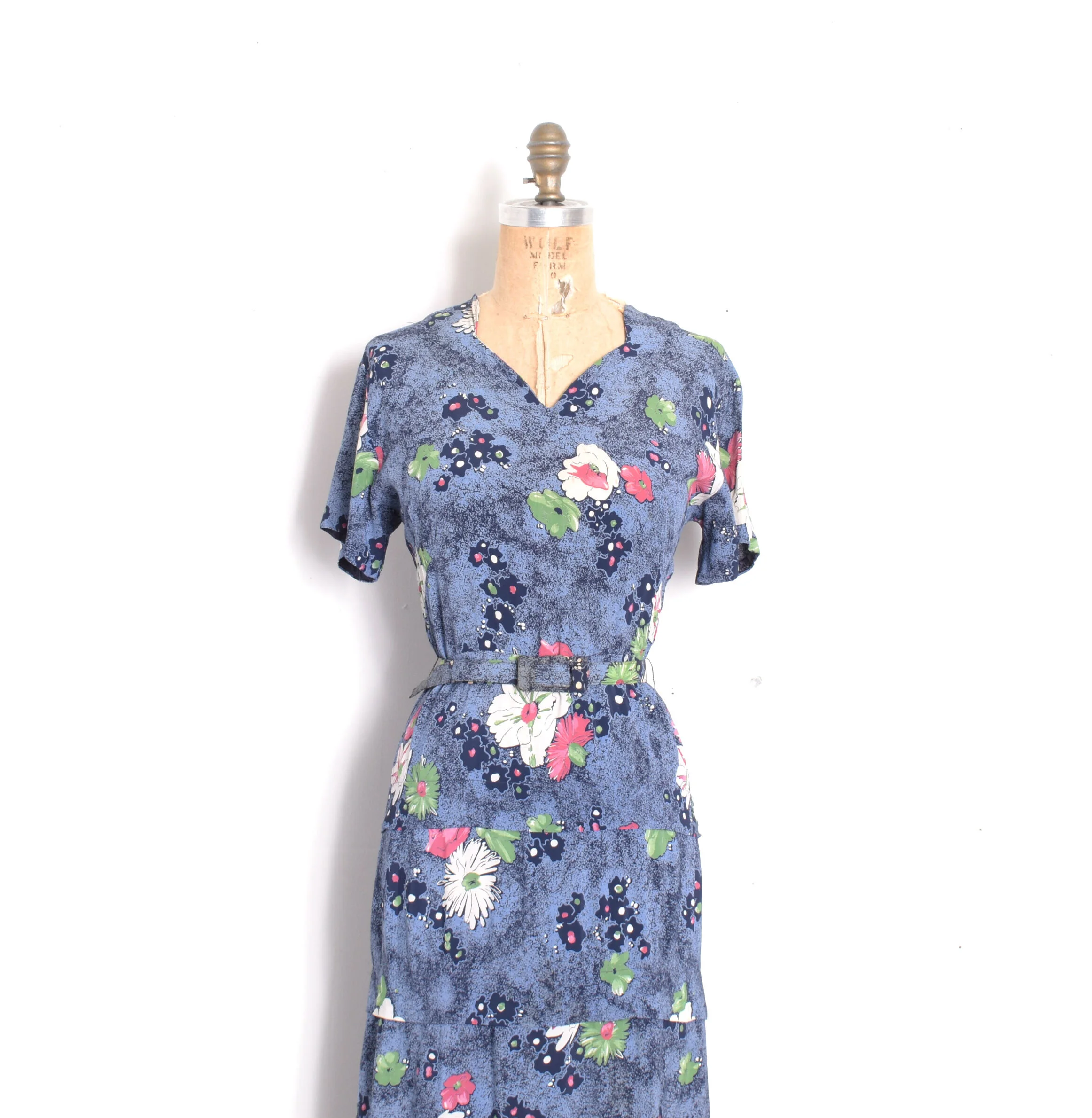 1940s floral rayon dress4.jpg
