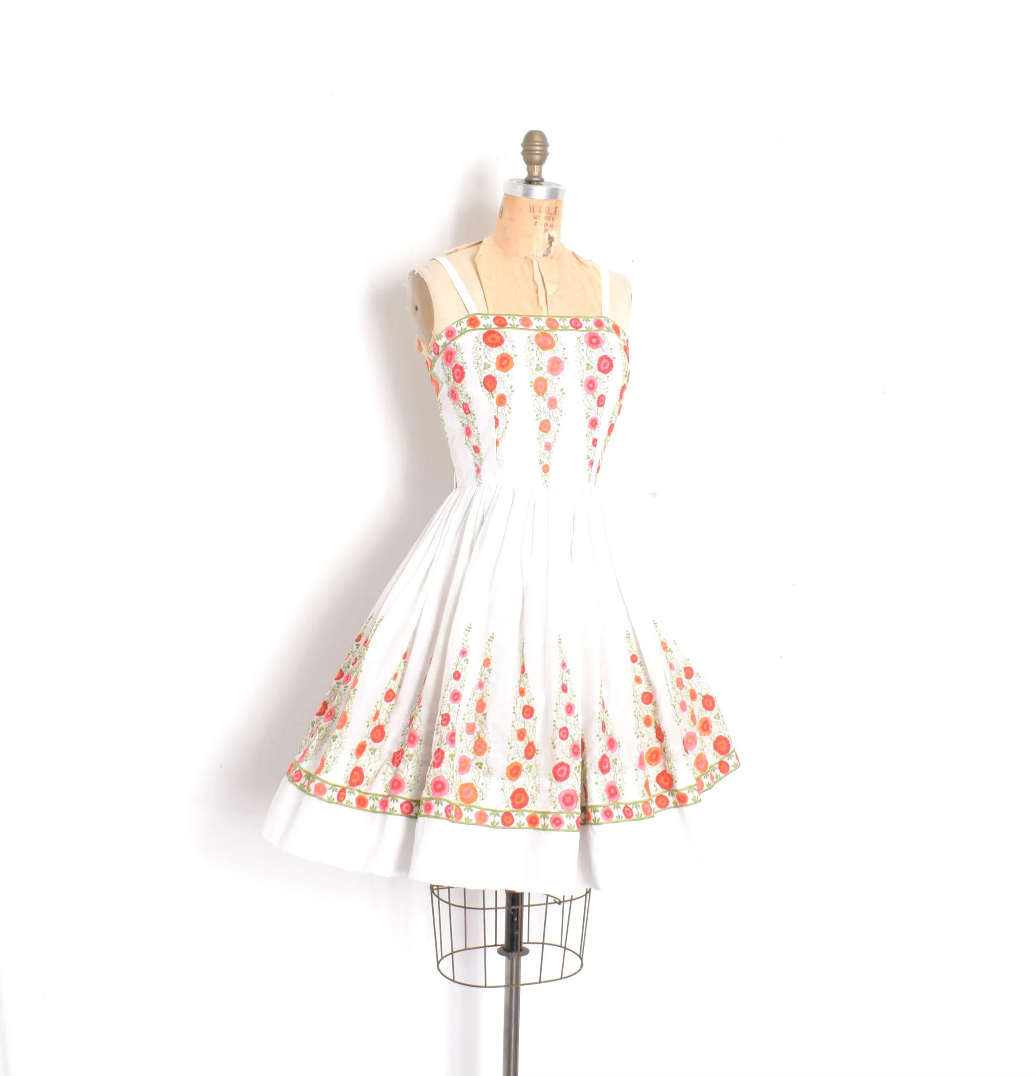 50s embroidered floral dress1.jpg