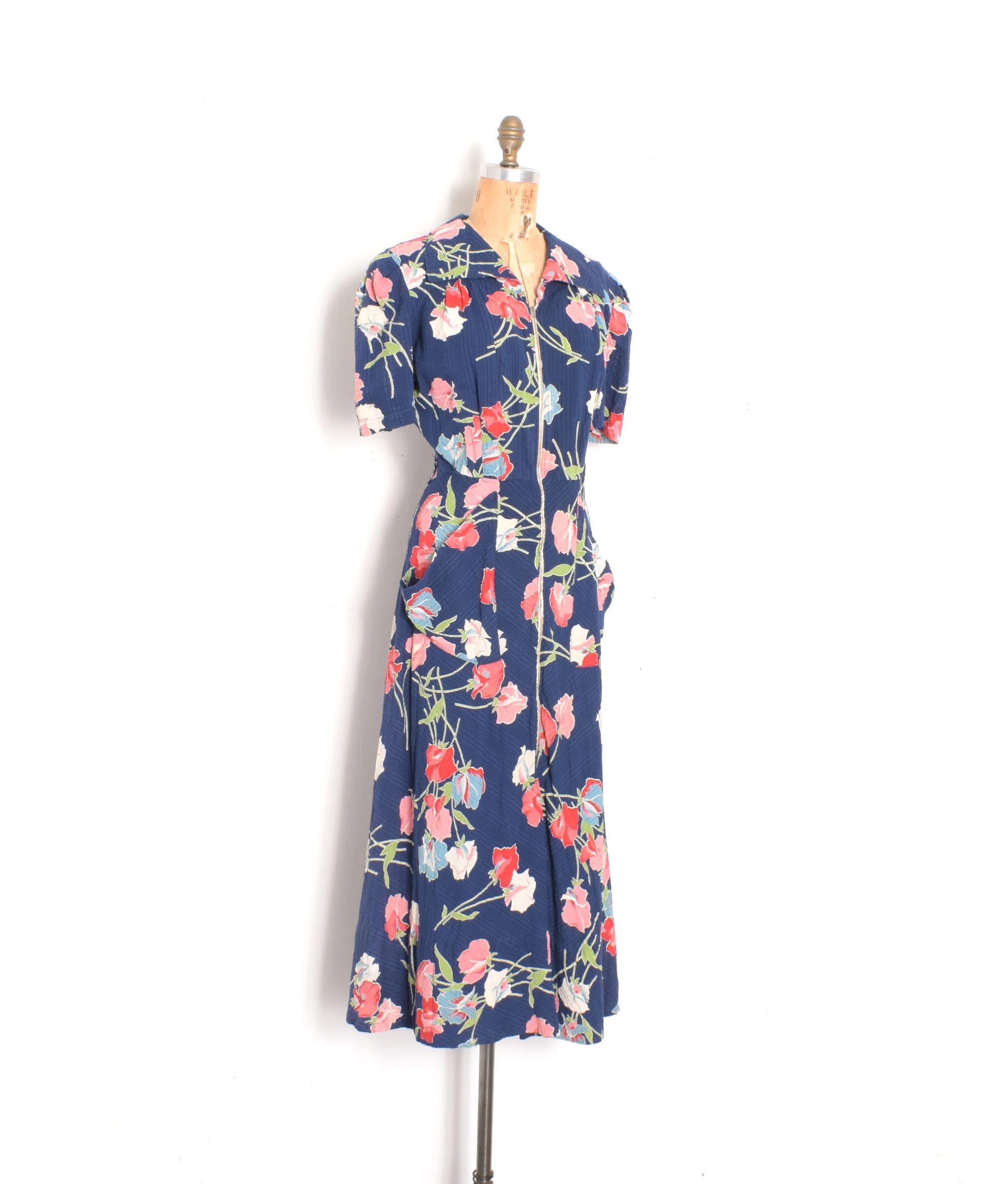 1940s Floral Cotton Housedress-large  La Poubelle Vintage