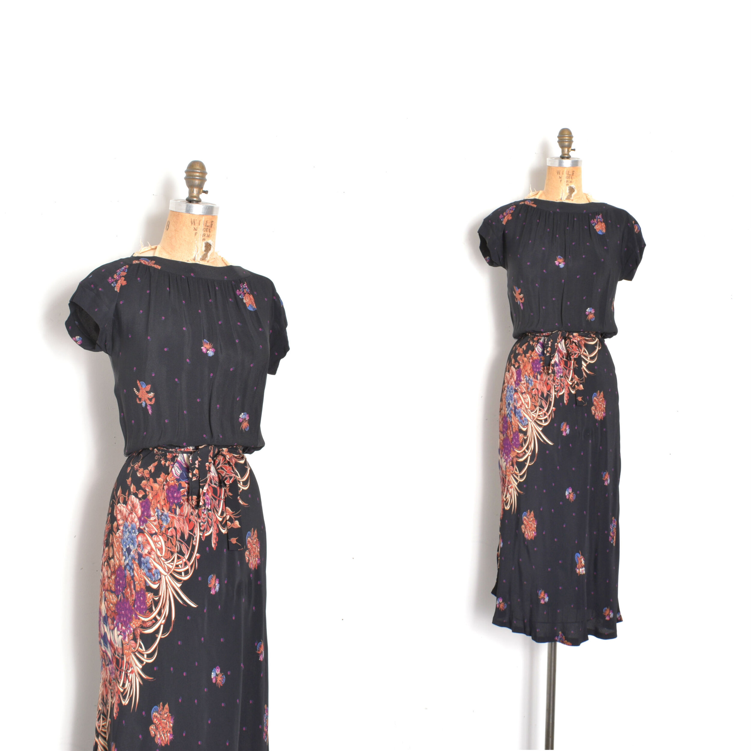 1970s Moody Floral Rayon Dress-XS/S