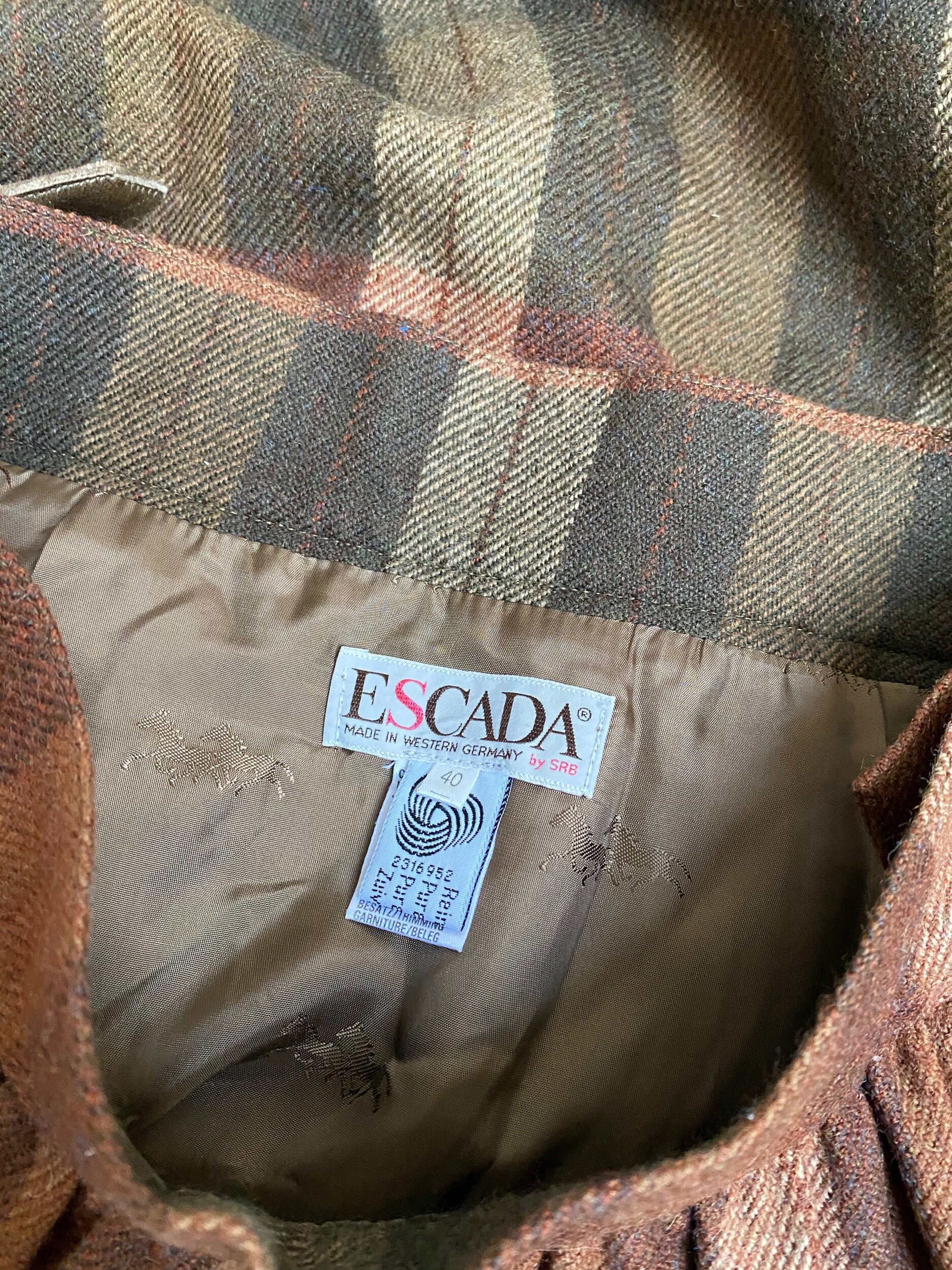 C5EEDDBF-269A-49DB-ACE1-C54CD07A487B