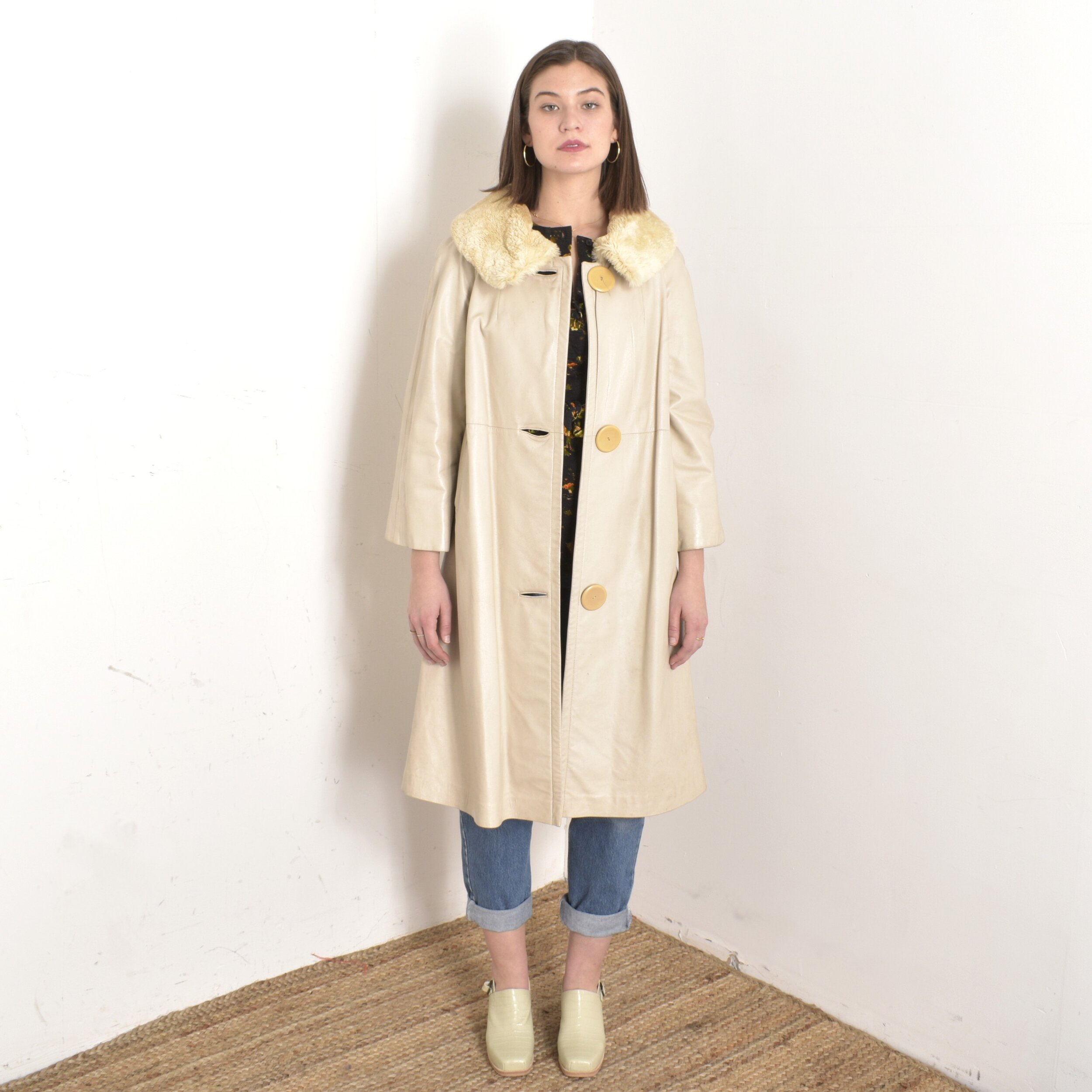 1960s Cream Leather Coat with Fur Collar-S/M