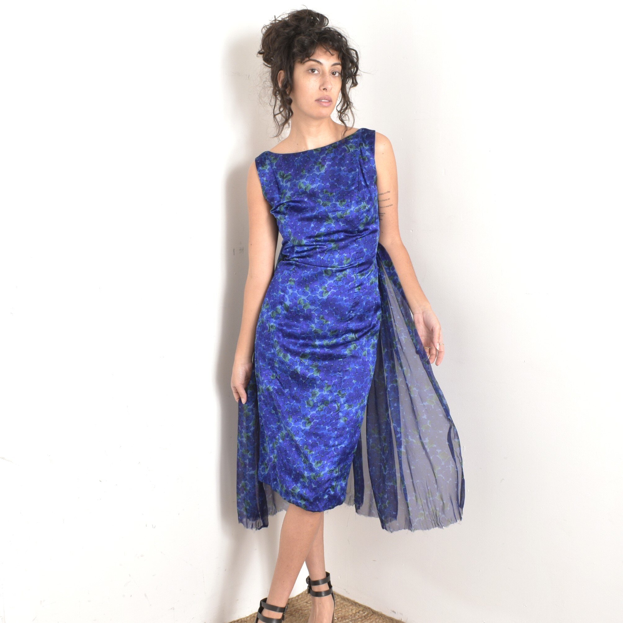 1950s Draped Back Floral Silk Cocktail Dress-small