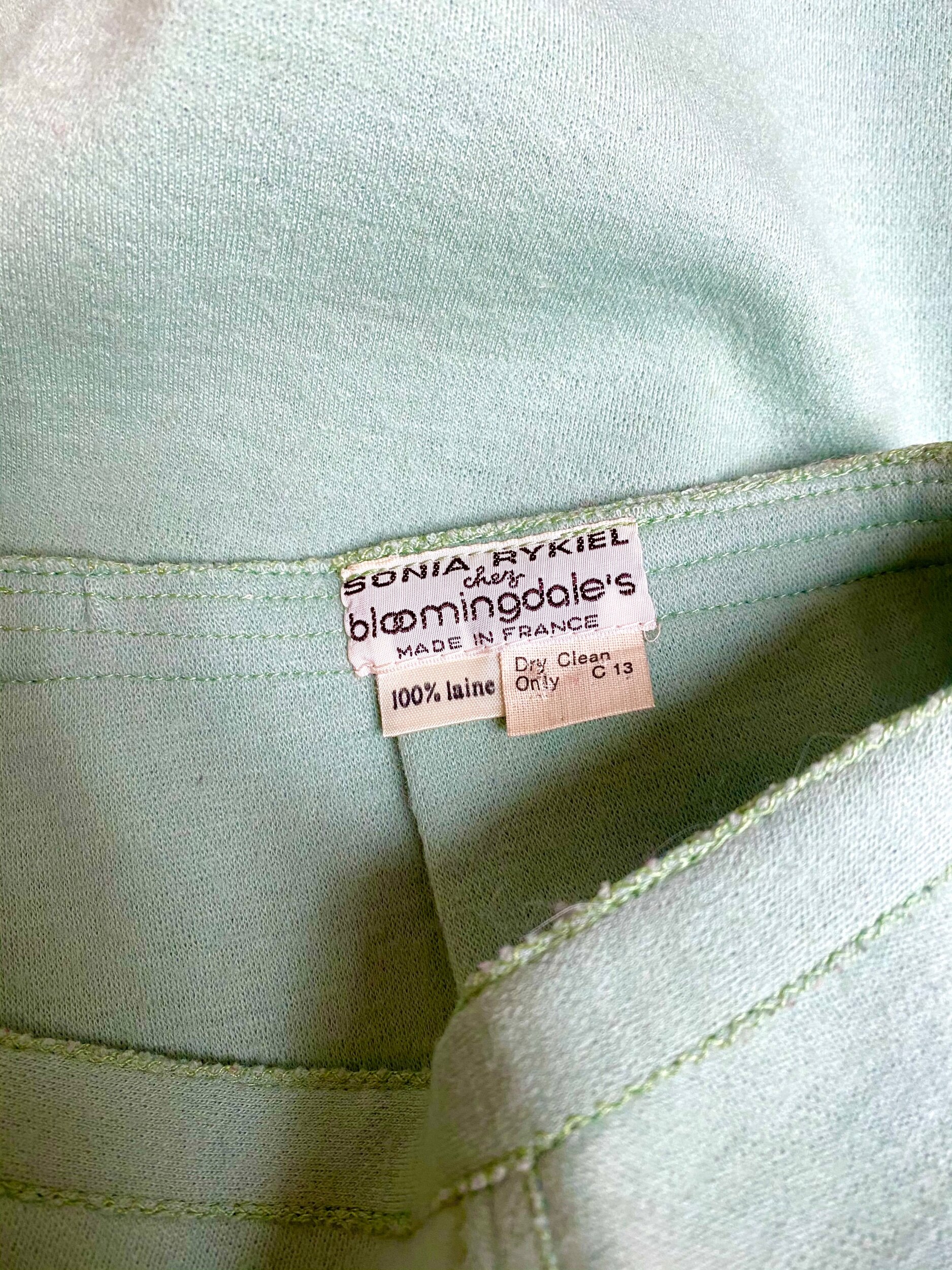 C329E697-7BC2-40E5-8AE6-032D845E9CD6