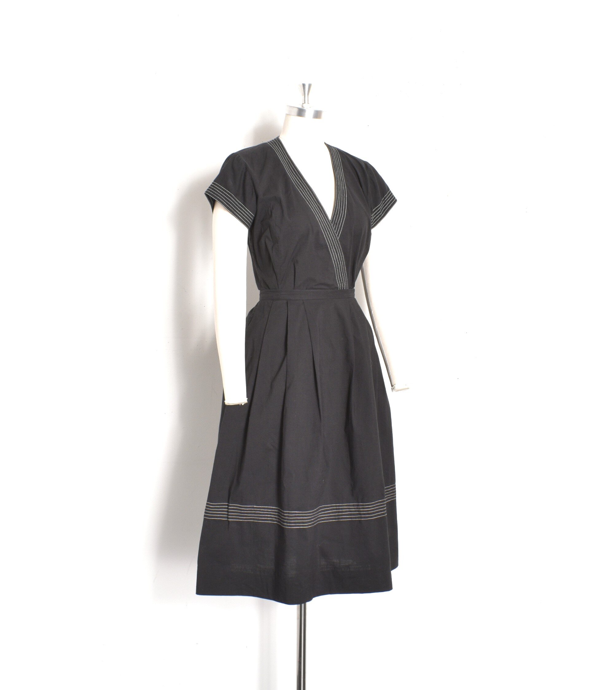 albert nipon two piece set1.jpeg