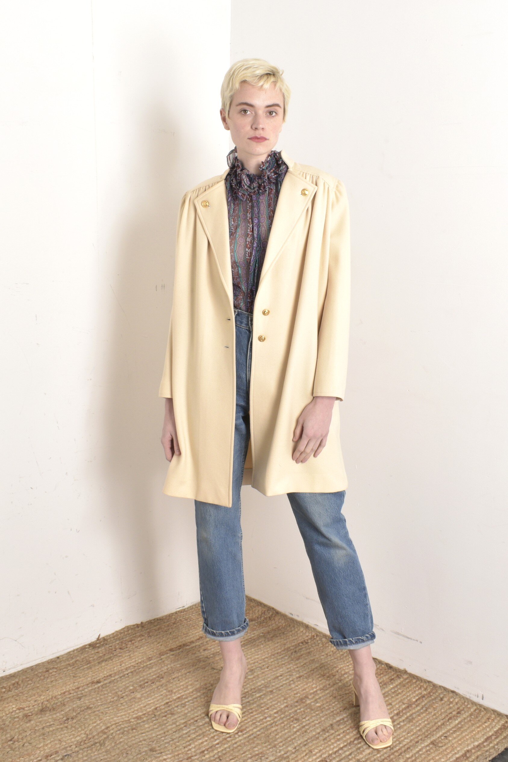 1980s Valentino cream wool slouchy draped oversized blazer jacket