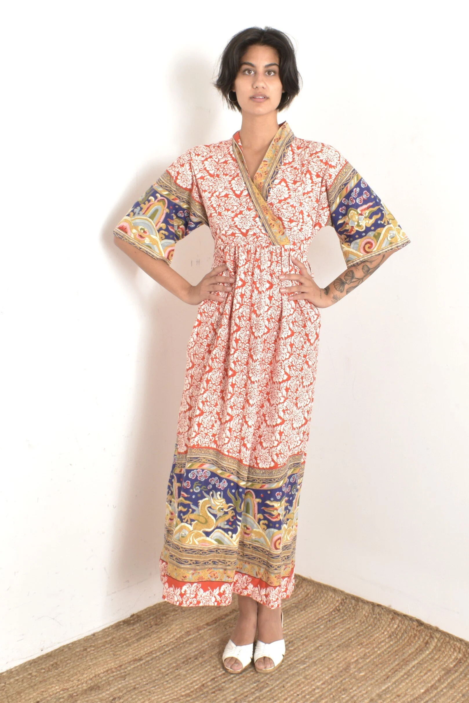 1970s Floral & Dragon Print Kimono Style Dress-S/M La Poubelle Vintage 1970s Floral & Dragon Print Kimono Style Dress-S/M La Poubelle Vintage