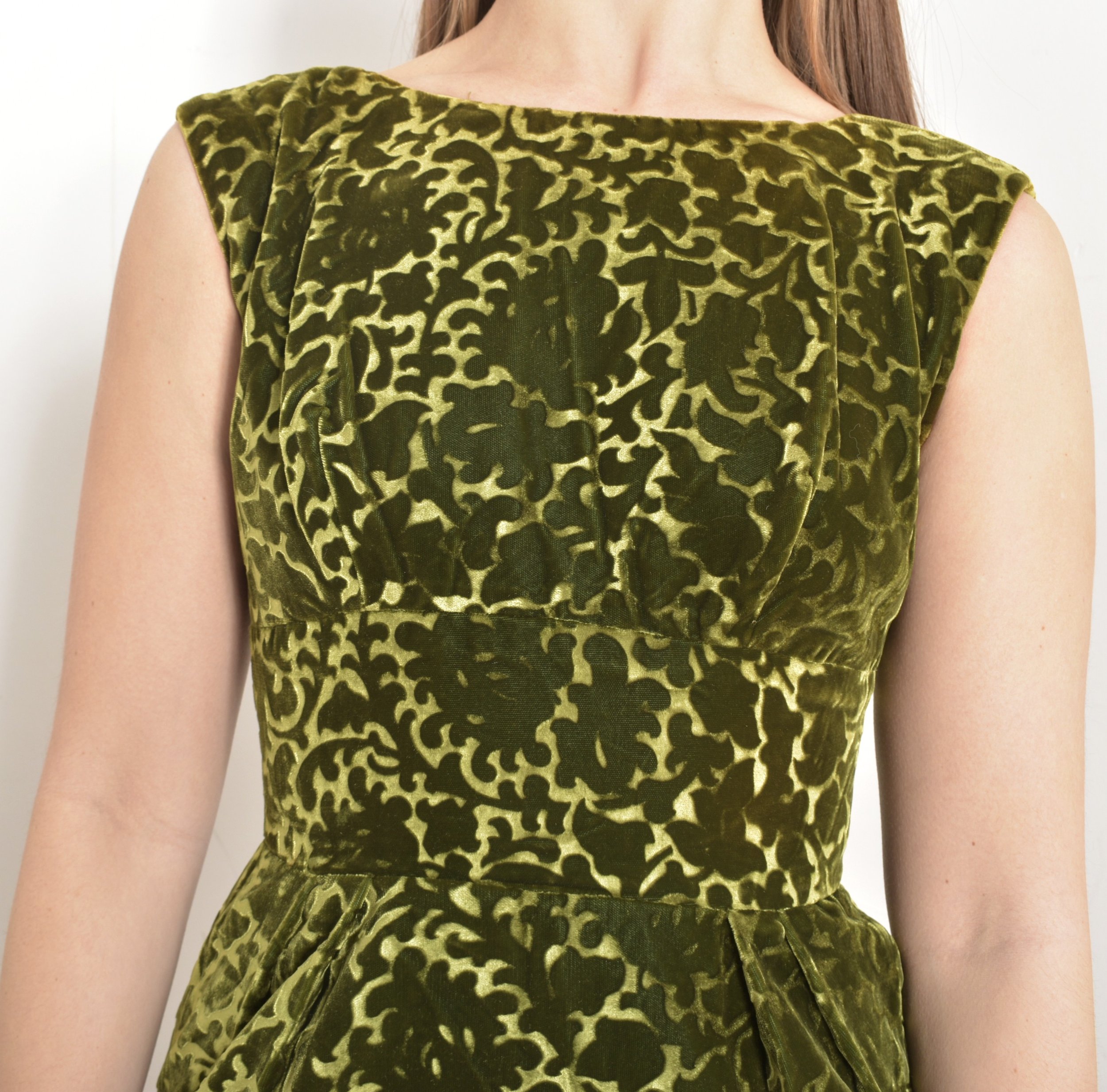 1950s green velvet wiggle dress1.jpeg