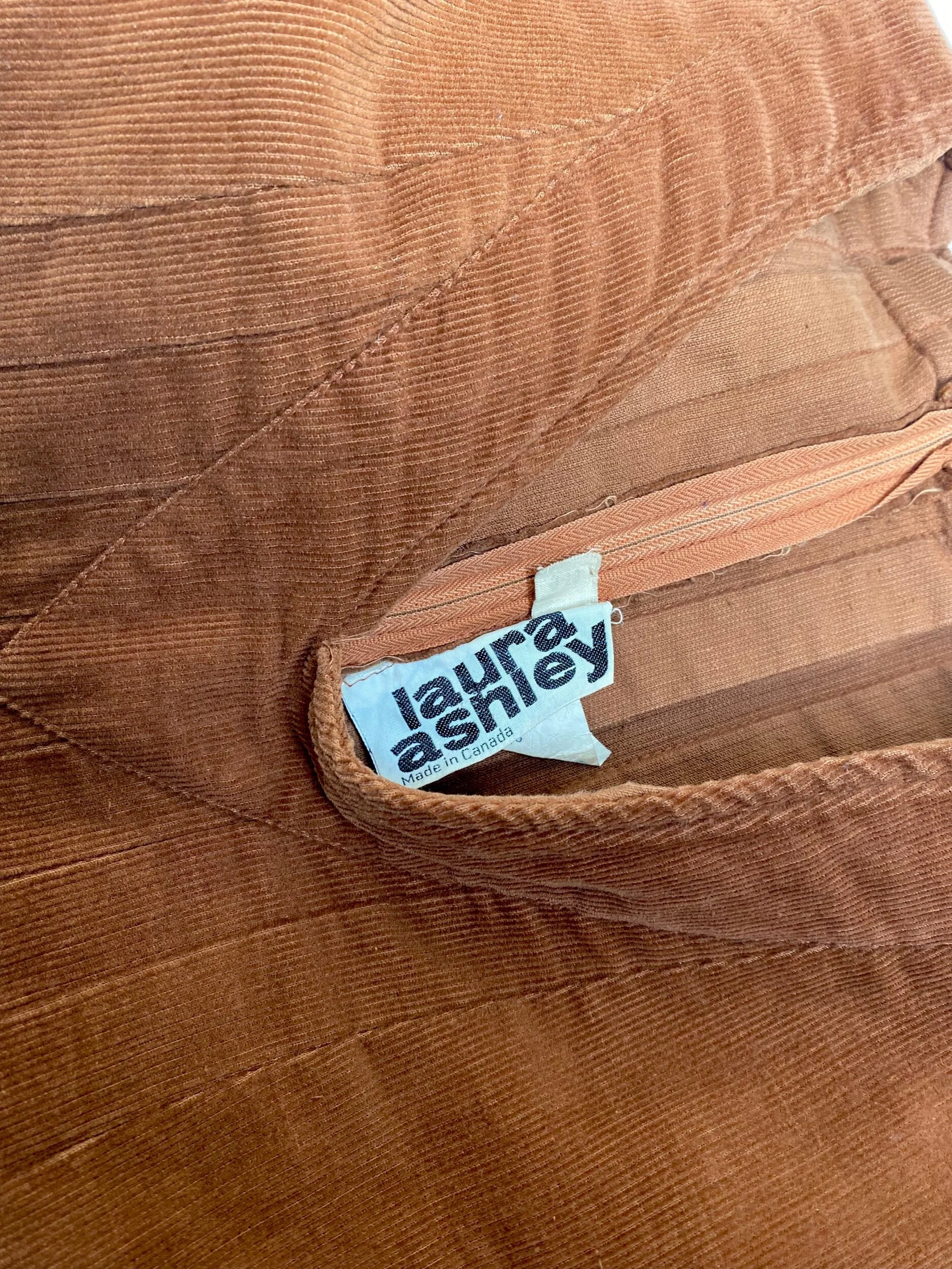 9B9A5C48-F7FF-4C26-8D62-D8C5E2F2E3C7