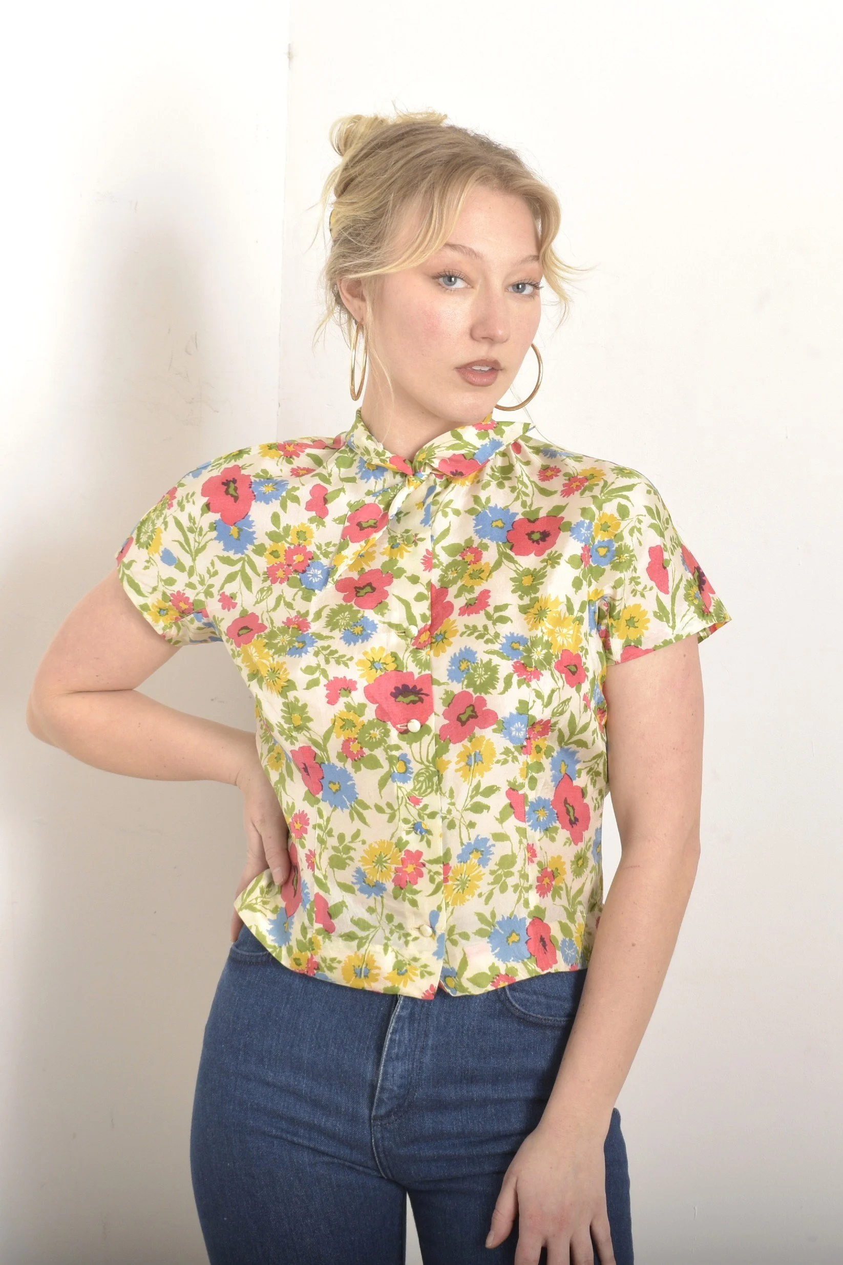 1950s Floral Silk Tie Neck Top–S/M — La Poubelle Vintage