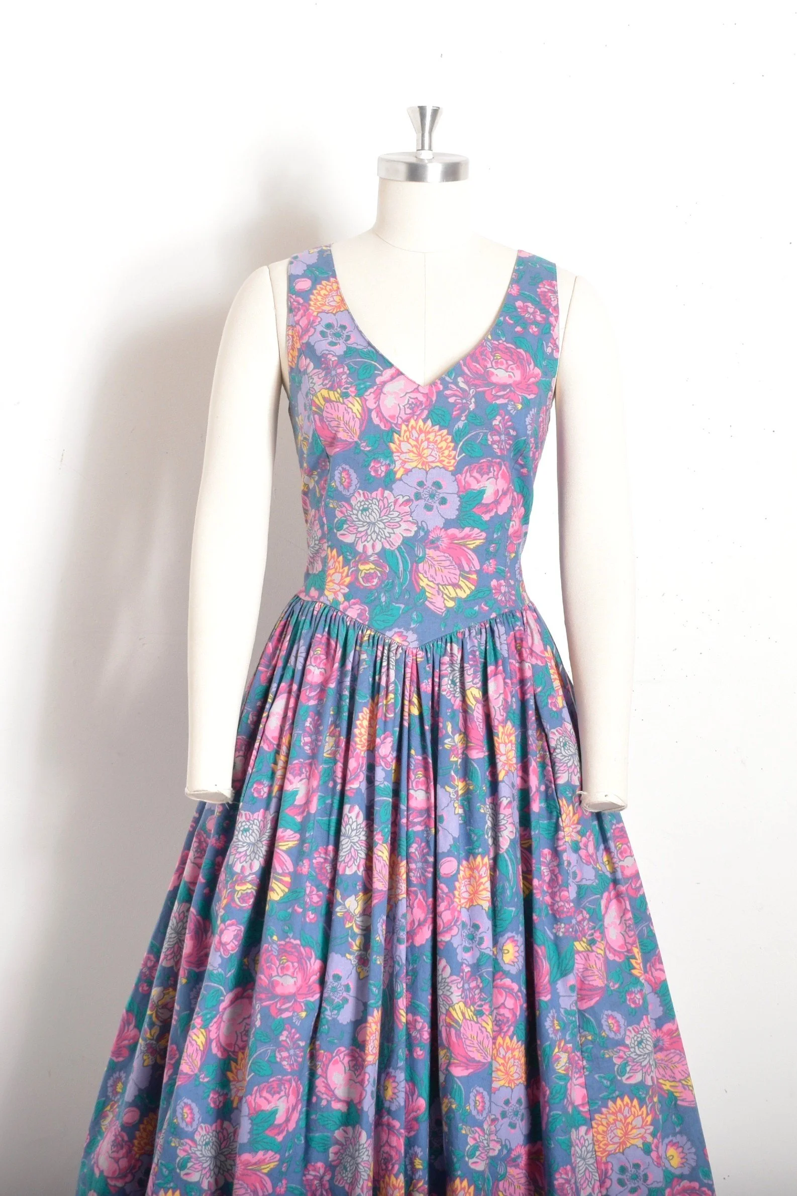 1980s Laura Ashley Floral Cotton Sundressmedium  La Poubelle Vintage