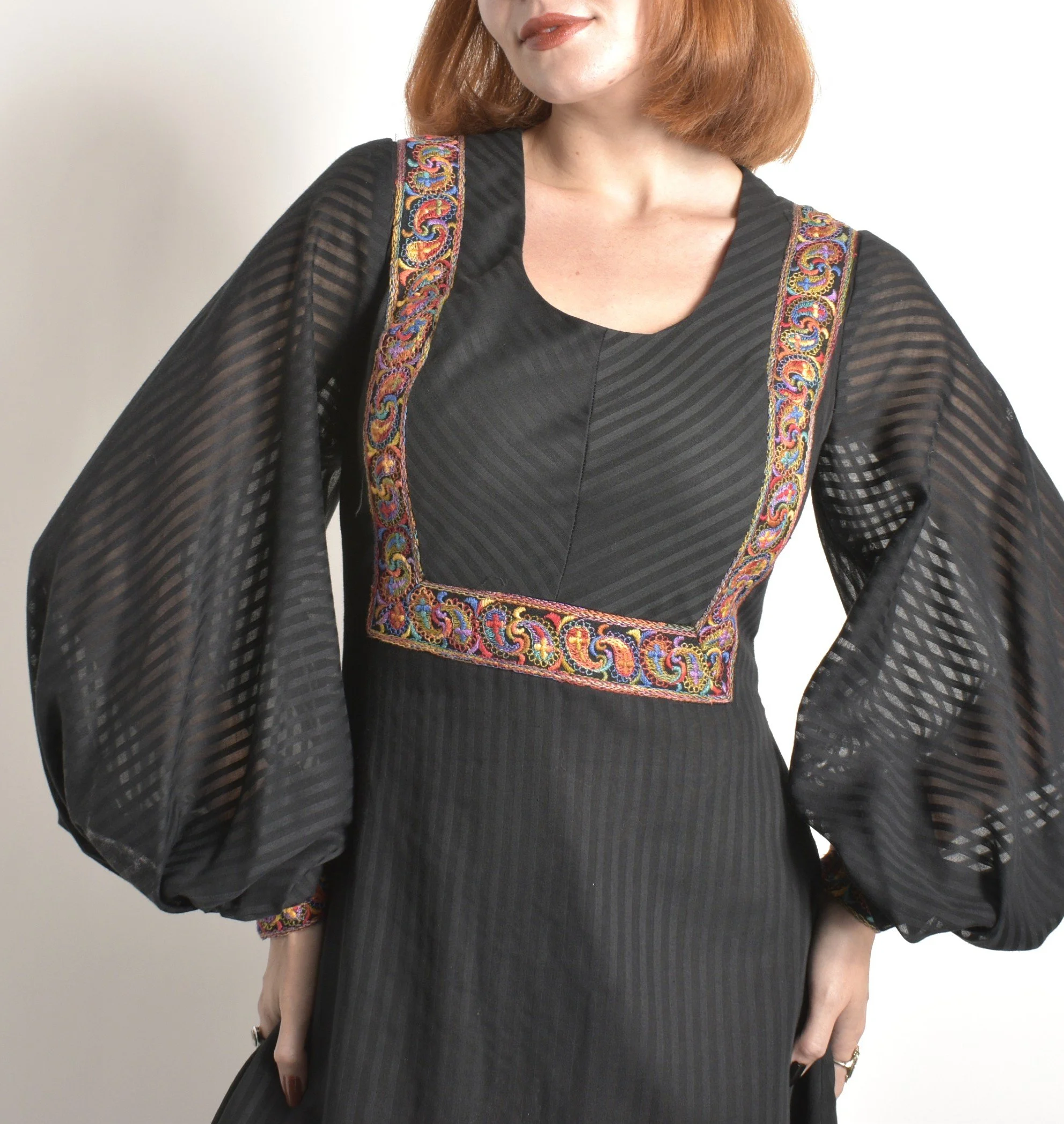 1970s Embroidered Cotton Mini Dressmedium  La Poubelle Vintage