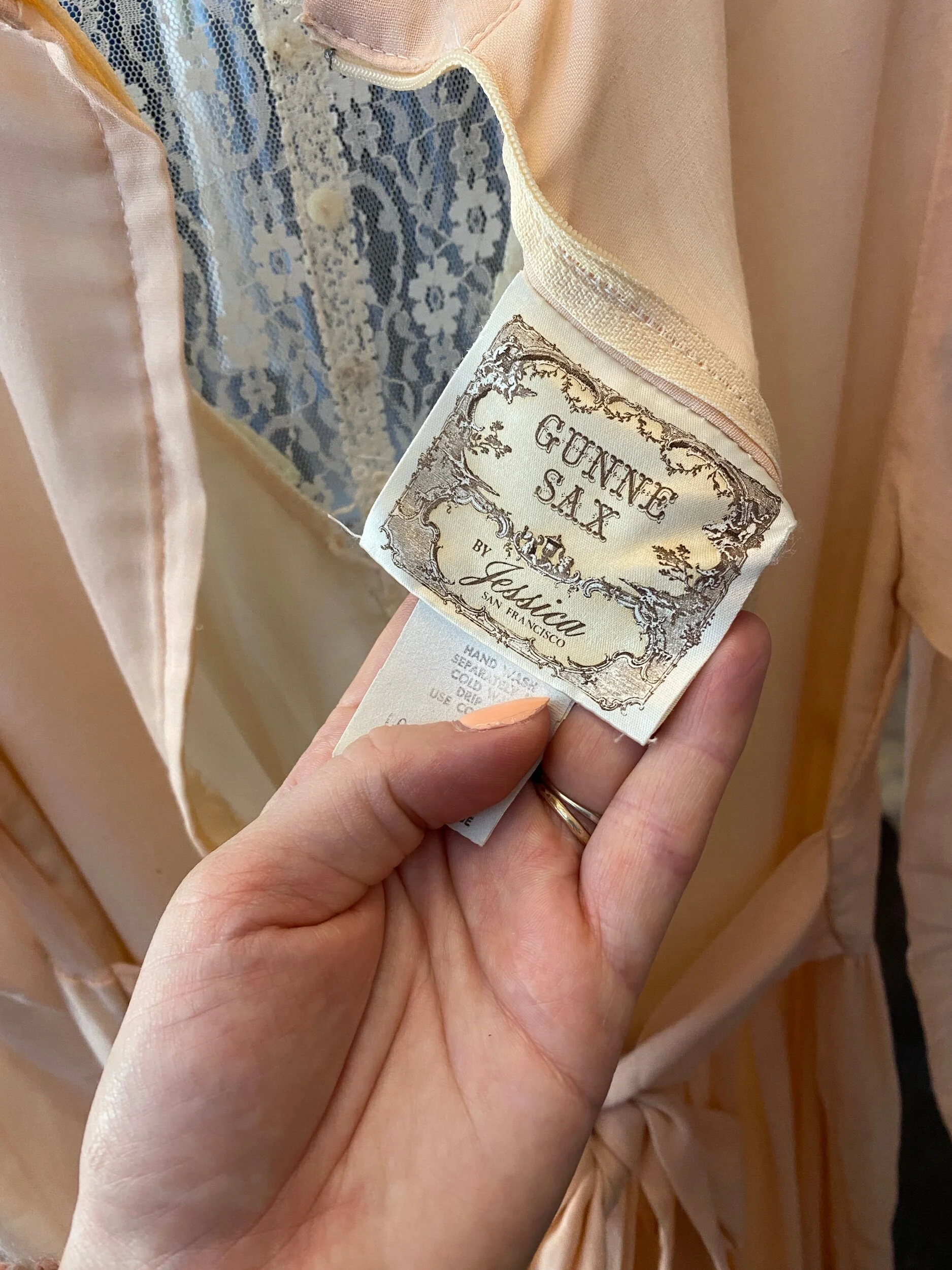 4AFD9572-E79B-4ABF-AFA5-630EE6677EA9