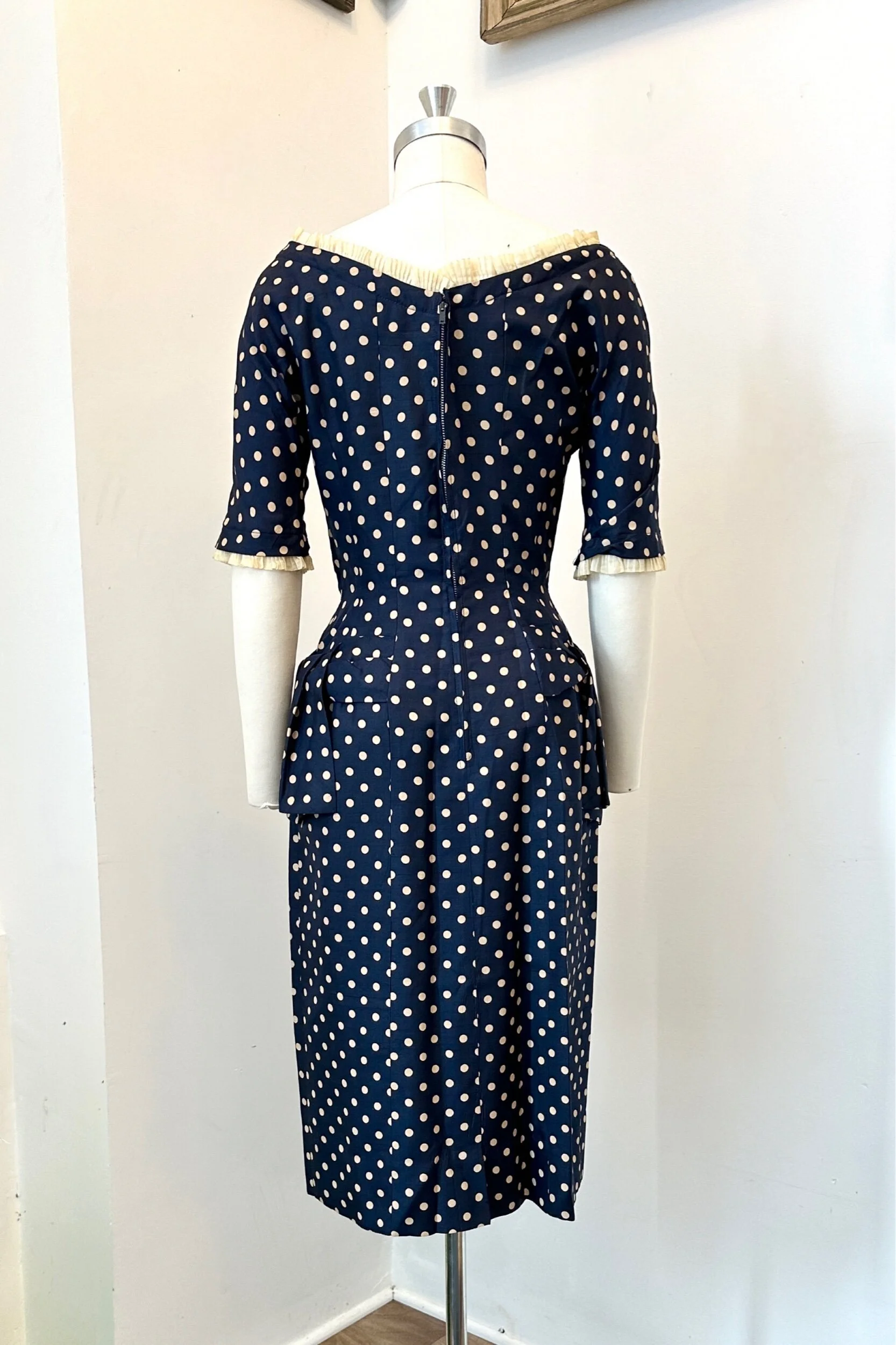 9E8B2FAF-3A3B-4441-B8D4-BE37BA6B6D56