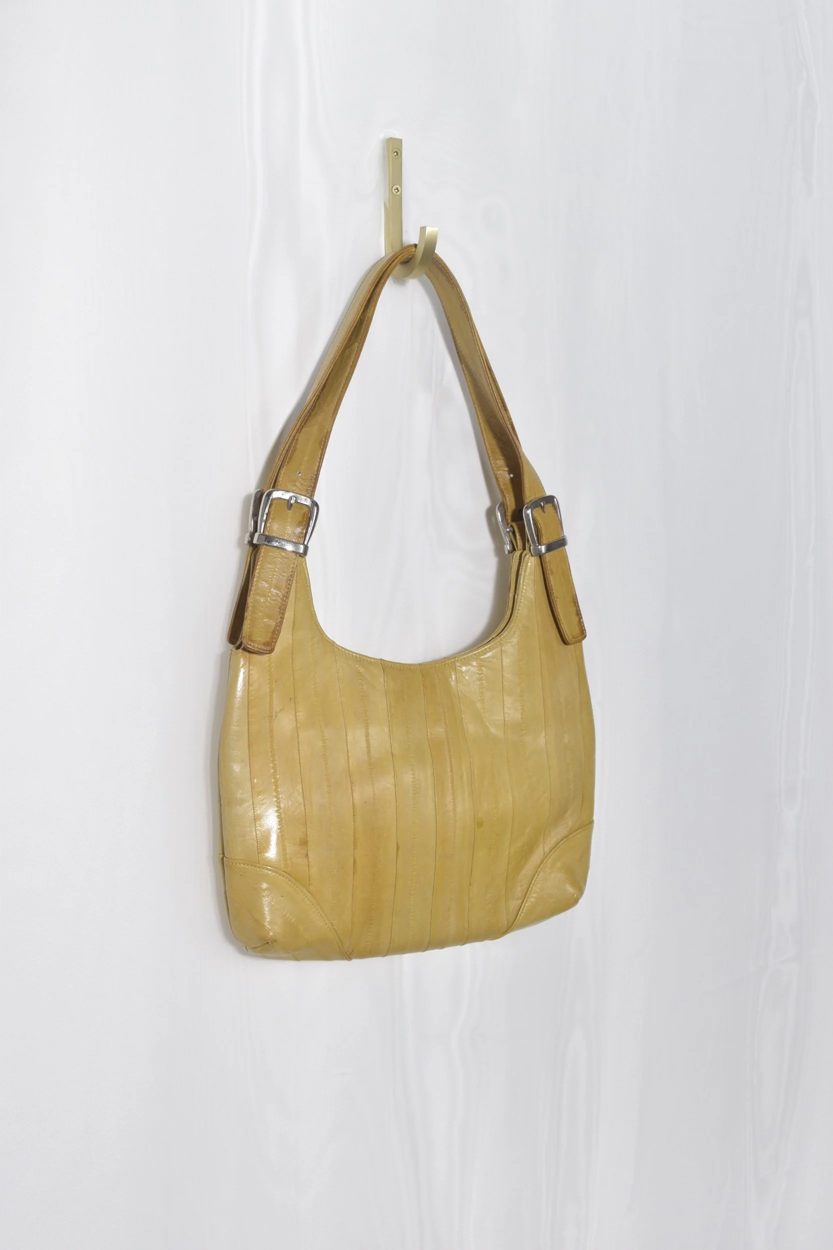 1980s tan yellow brown eel skin shoulder bag