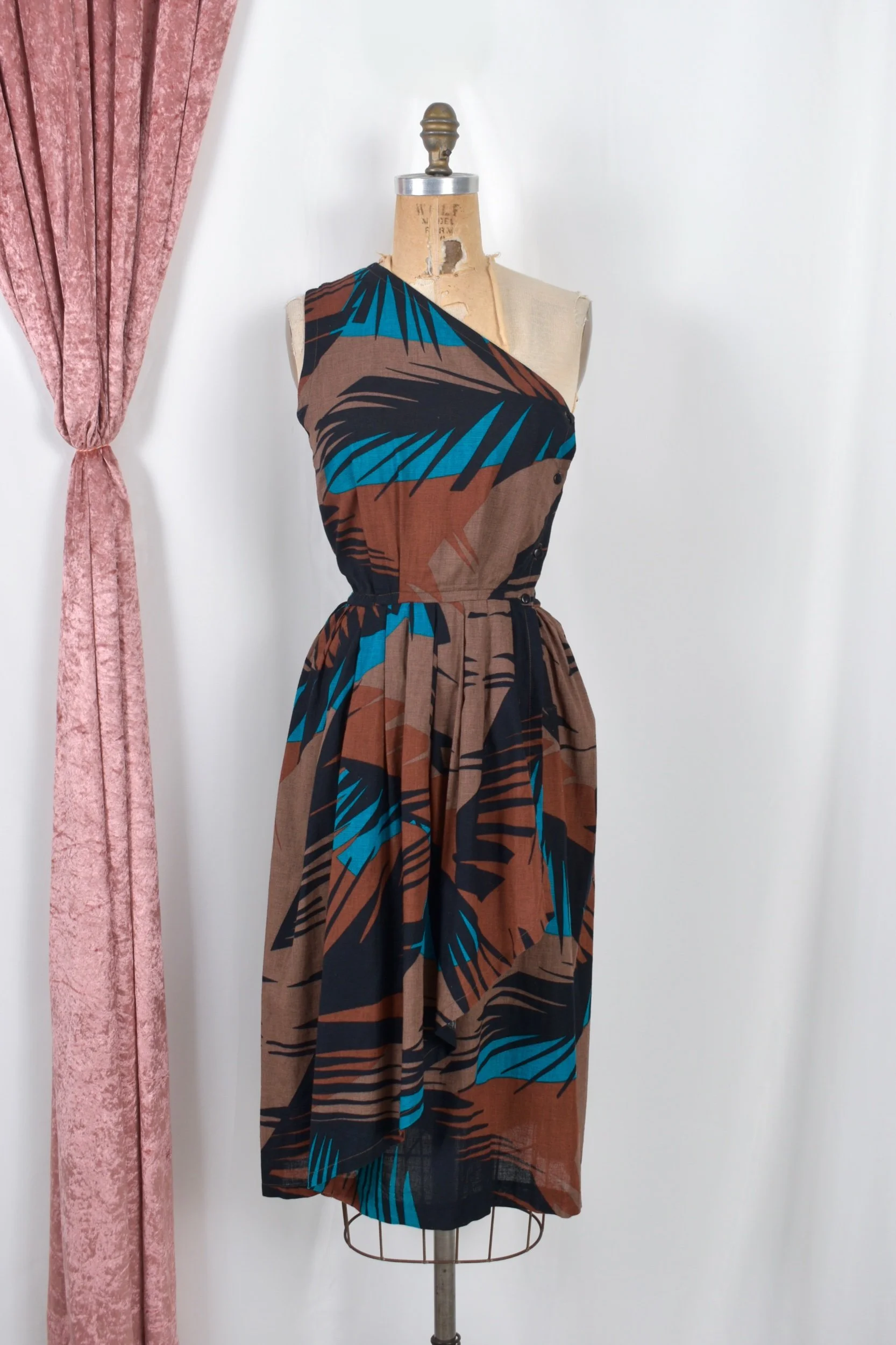 1970s 1980s infinitif one shoulder cotton leaf print sundress
