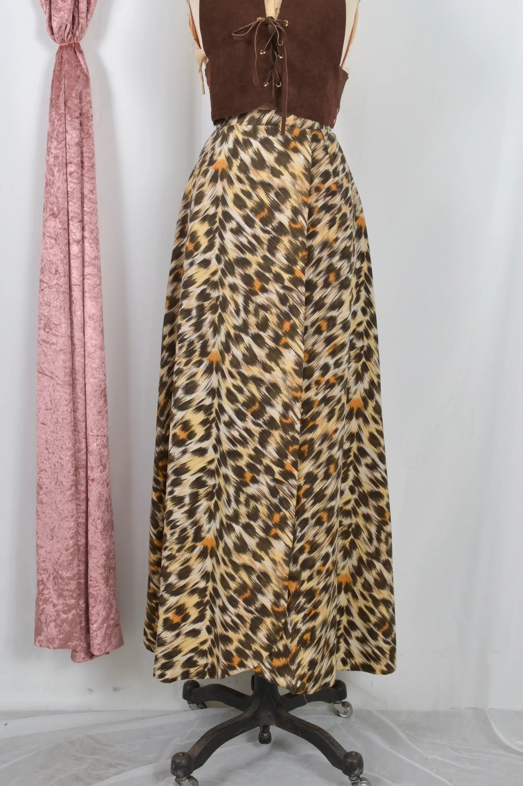 1970s leopard print maxi skirt