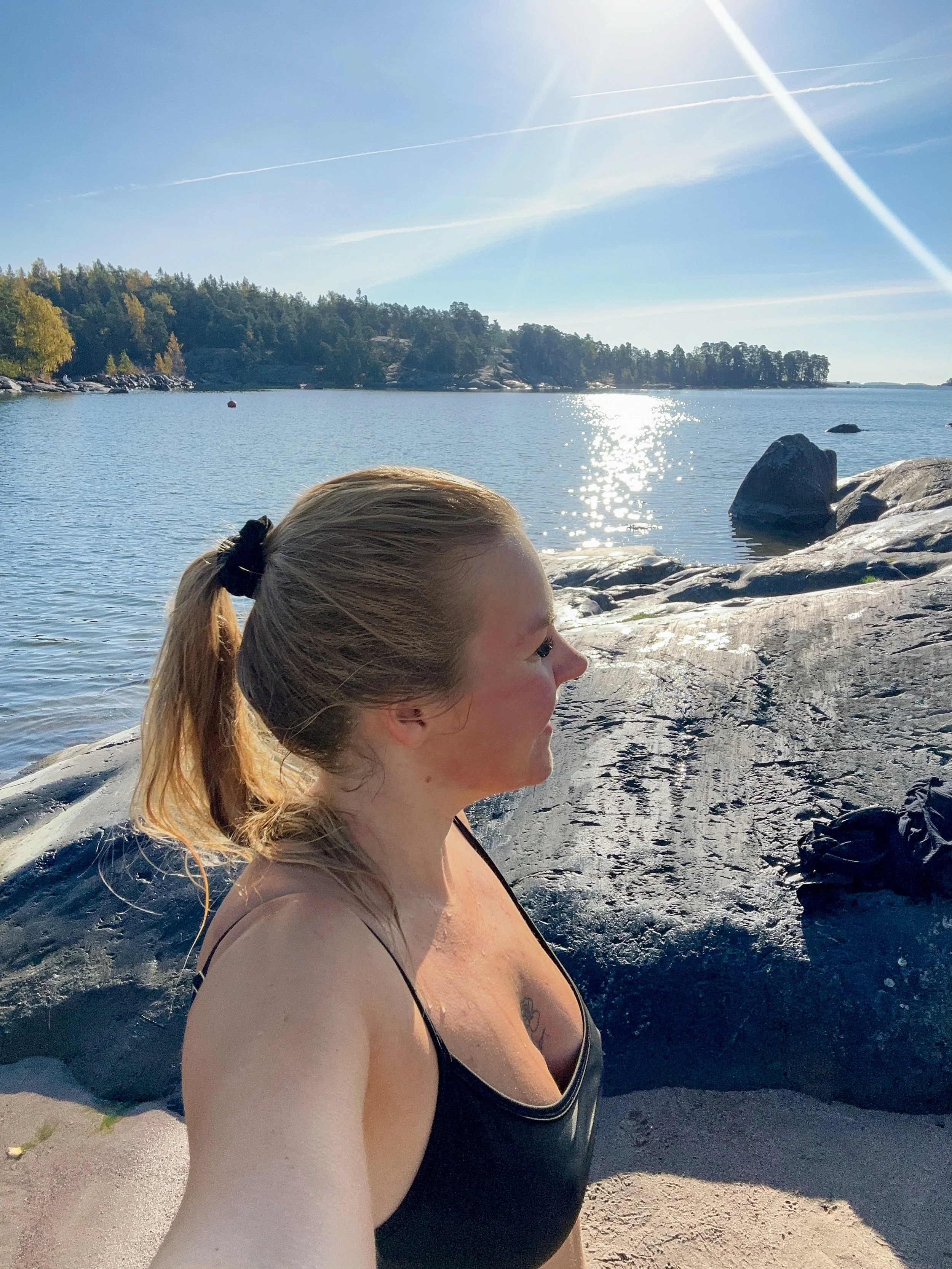T&auml;rppi: Lokakuussa on loistavat aamu-uintikelit! 😍 T&auml;ss&auml; yksi mun lempipaikoista pulahtaa Vuosaaressa. Nyt, kun It&auml;-Helsingist&auml; on kaikenlaista &rdquo;keskustelua&rdquo;, niin suosittelen l&auml;mpim&auml;sti kaikille (my&ou