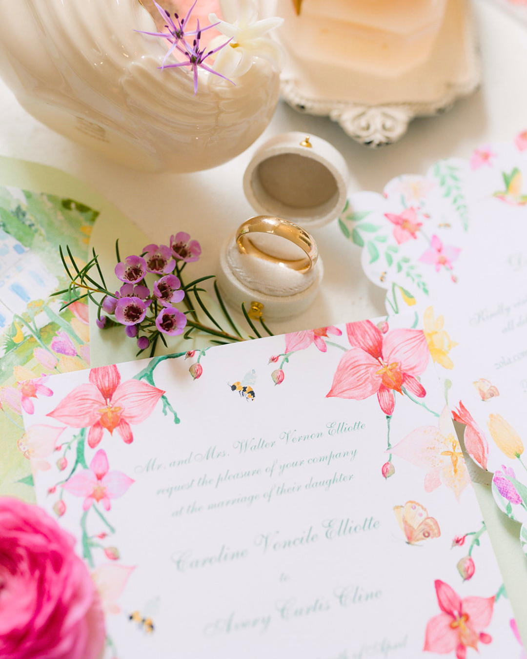 Photography @chelsearenay

Watercolor hummingbirds, butterflies, and orchids.