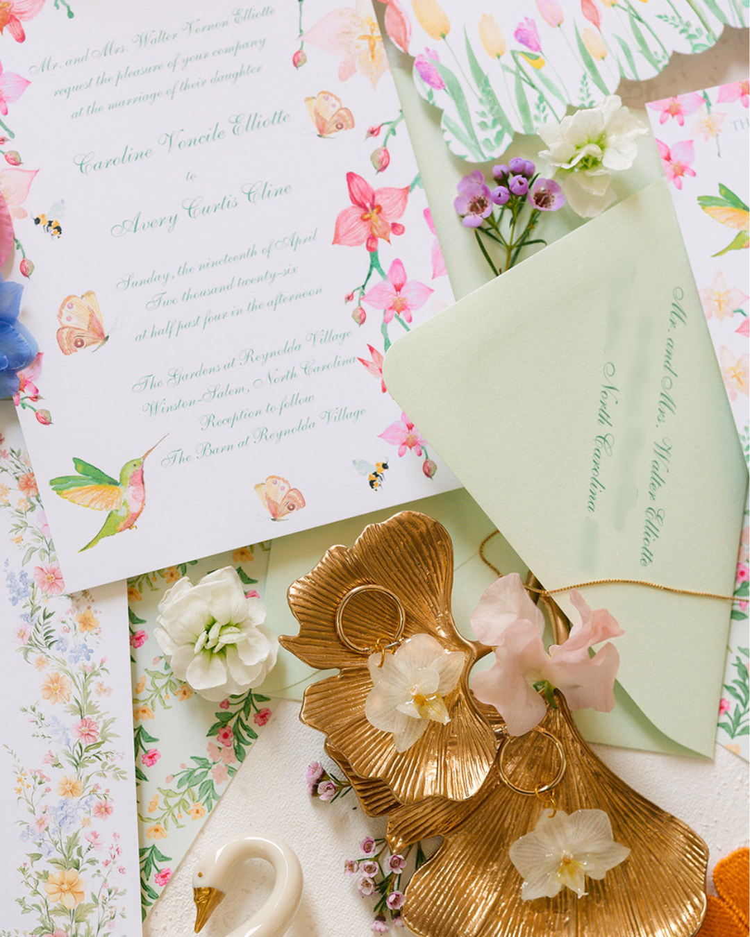 Photography @chelsearenay

Watercolor hummingbirds, butterflies, and orchids.
