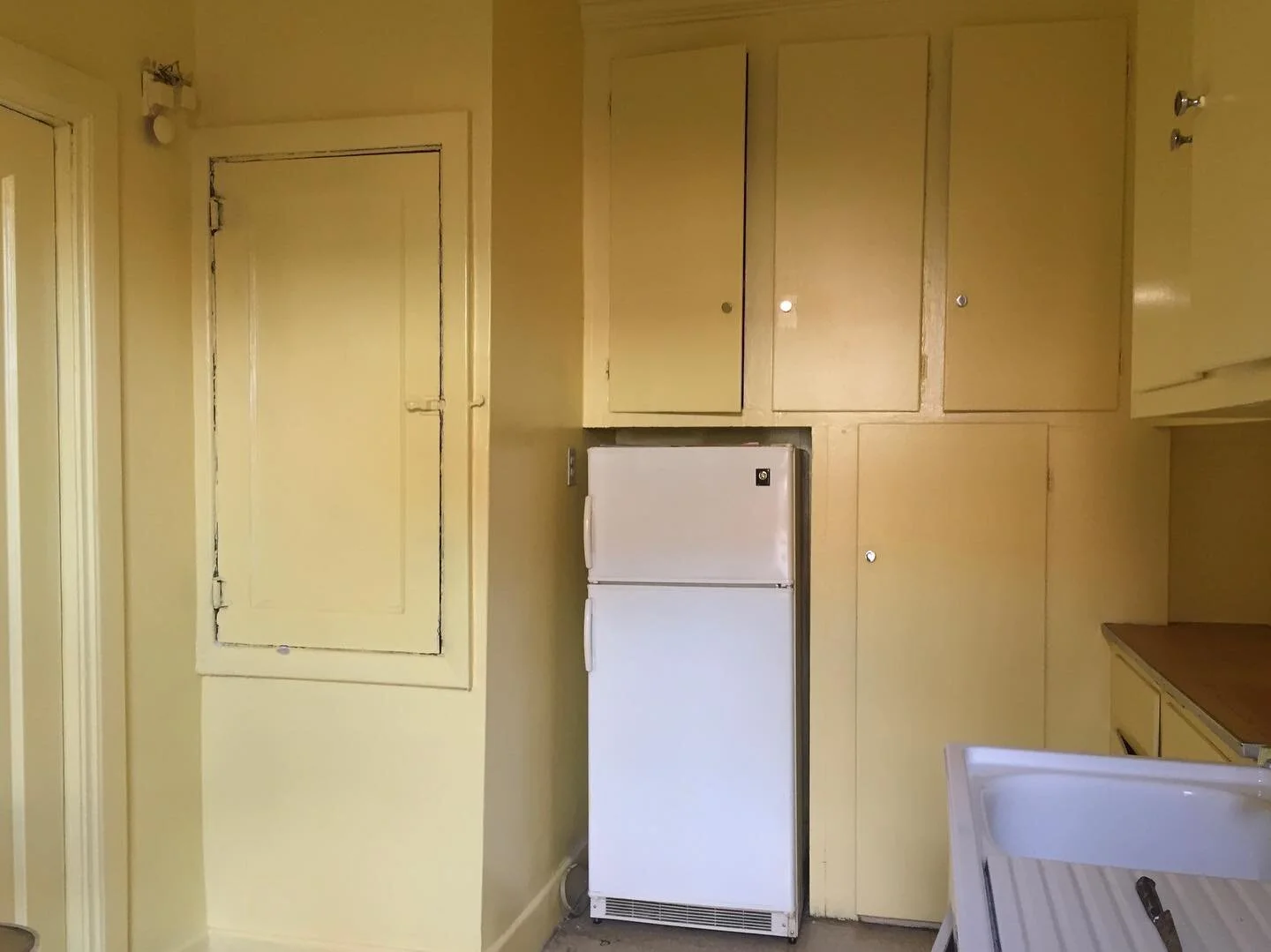 It can be hard to imagine how much transformation does and can happen when you renovate someone’s home. Here’s one recent #beforeandafter example from a beautiful apartment building in #GreenwichVillage that was a full #gutrenovation with