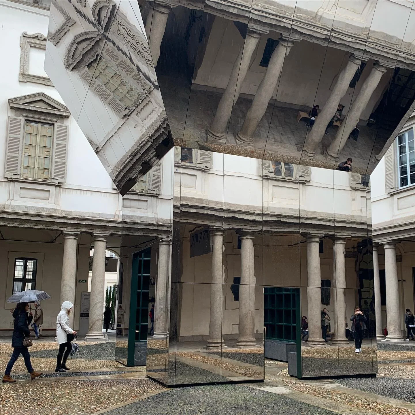 #TBF memories of seeing the Echo Pavilion by Chilean architectural duo Pezo von Ellrichshausen at Palazzo Litta during #milandesignweek2019 #TGIF 
Hope everyone has a nice weekend
. 
.
.
.
.
#interiordesign #interiordesigner #interiordesignnyc #custo