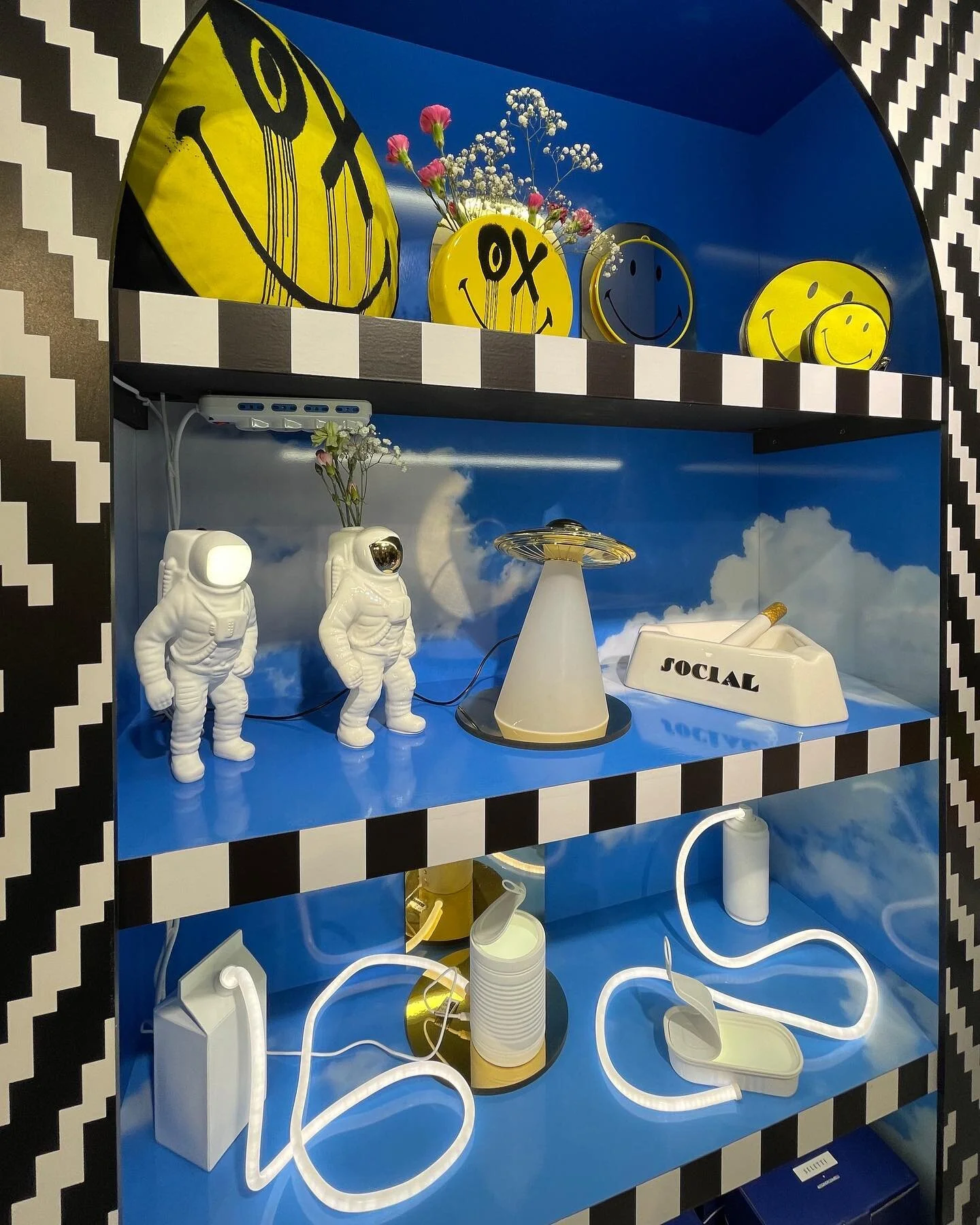 The #seletti booth at @maisonetobjet always makes me smile. Can’t believe it’s already been a month. Hope everyone gets to have some fun this weekend 😎
.
.
.
.
#interiordesign #interiordesigner #interiordesignnyc #customkitchen @argent_