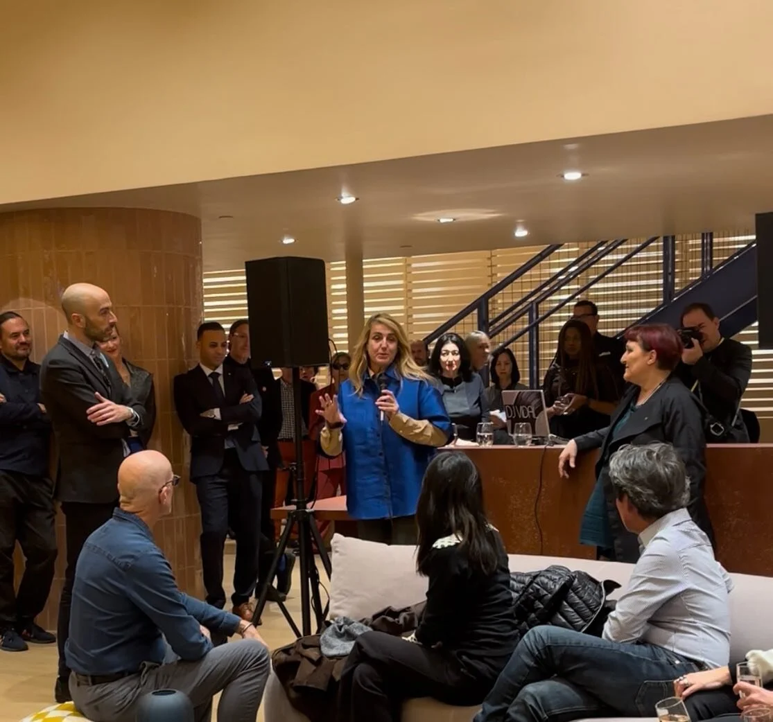 It was wonderful and so inspiring to get to hear @patricia_urquiola and Patrizia Moroso discuss the history of their work together at @morosofficial, how they first met and their latest projects including this amazing new showroom in #nomad. And they