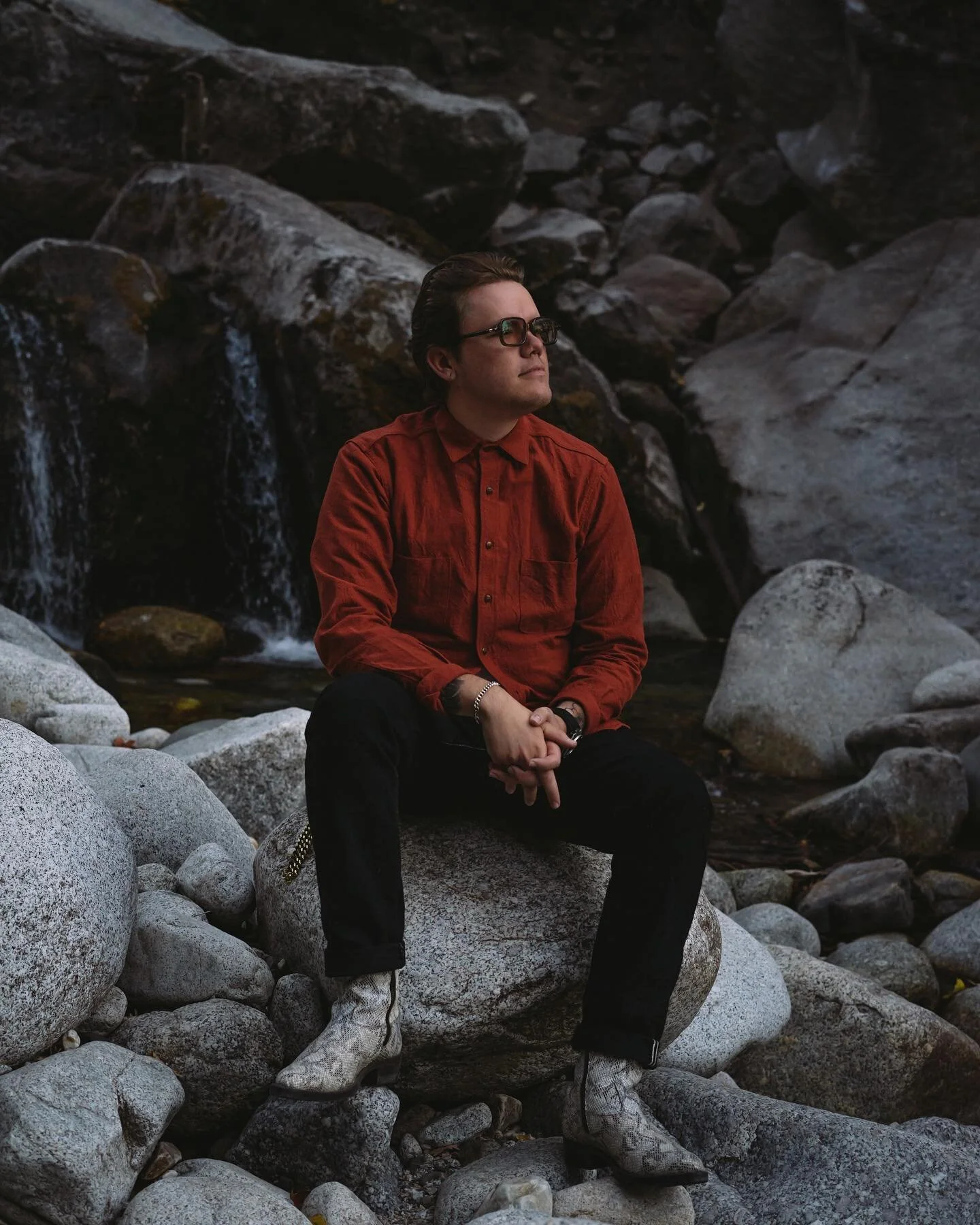 I&rsquo;m back!! As promised, one of my favorite shots of @joneaston_grooming to date!  A true gentleman, top notch barber and all around great human.  Let&rsquo;s clarify: the vast majority of the people I shoot with are NOT models.  They are real d