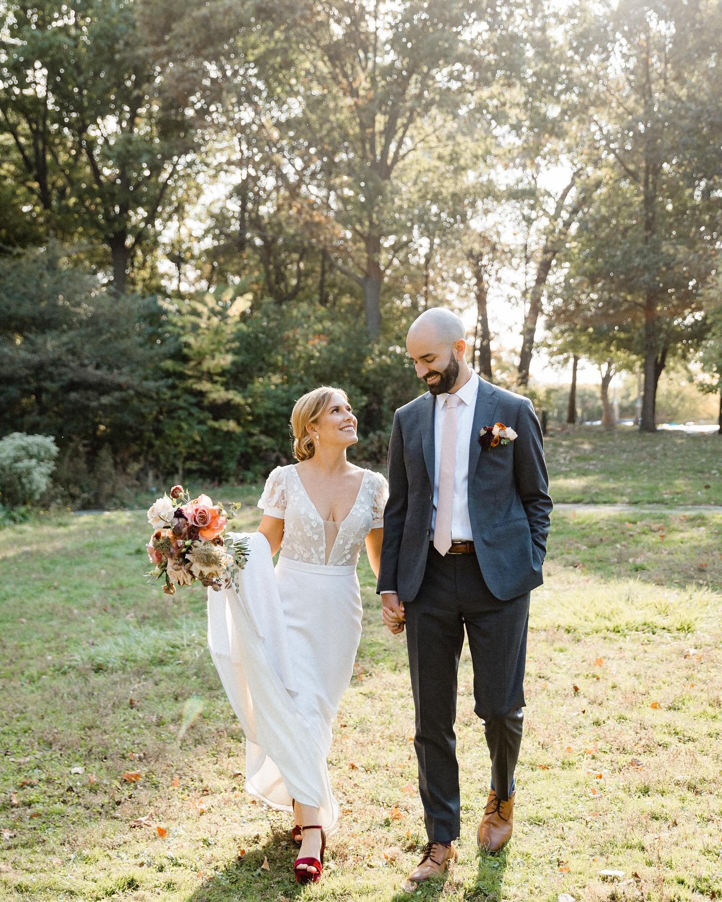 Molly and Dave 🥂 What an unbelievably beautiful day!