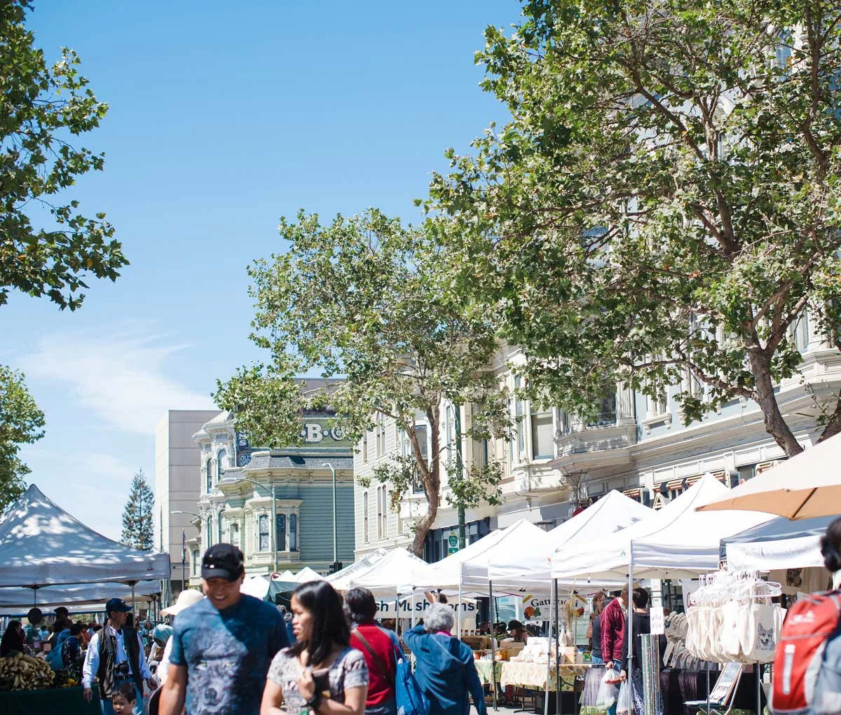 gallery-3-FarmersMarket_StreetScene.jpg