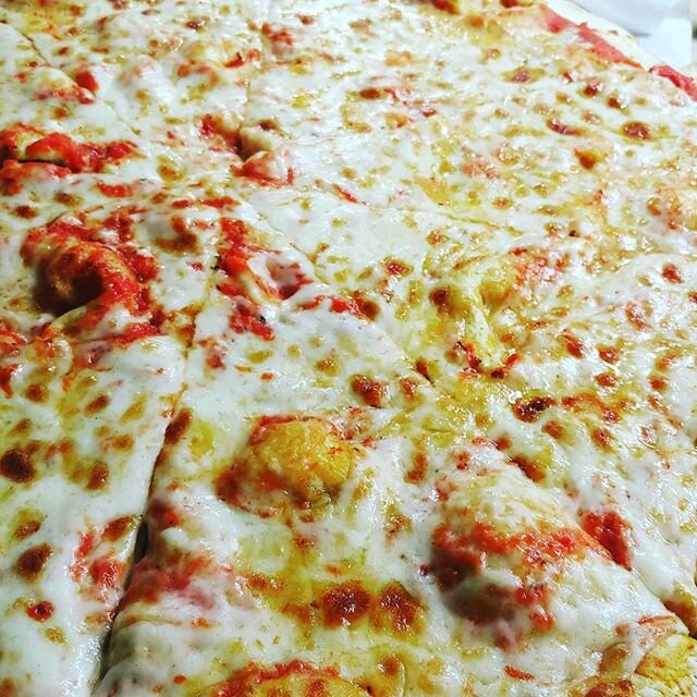PIZZA! PIZZA! PIZZA!

#sanibelstrong #wemissyou #letseat #ftmyerssanibel 
Non contact delivery** Island Pizza
239-472-1581
islandpizzasanibel.com
Order online

Sweet Melissa's Cafe
239-472-1956
sweetmelissascafe.com

We can fill your cravings by brin