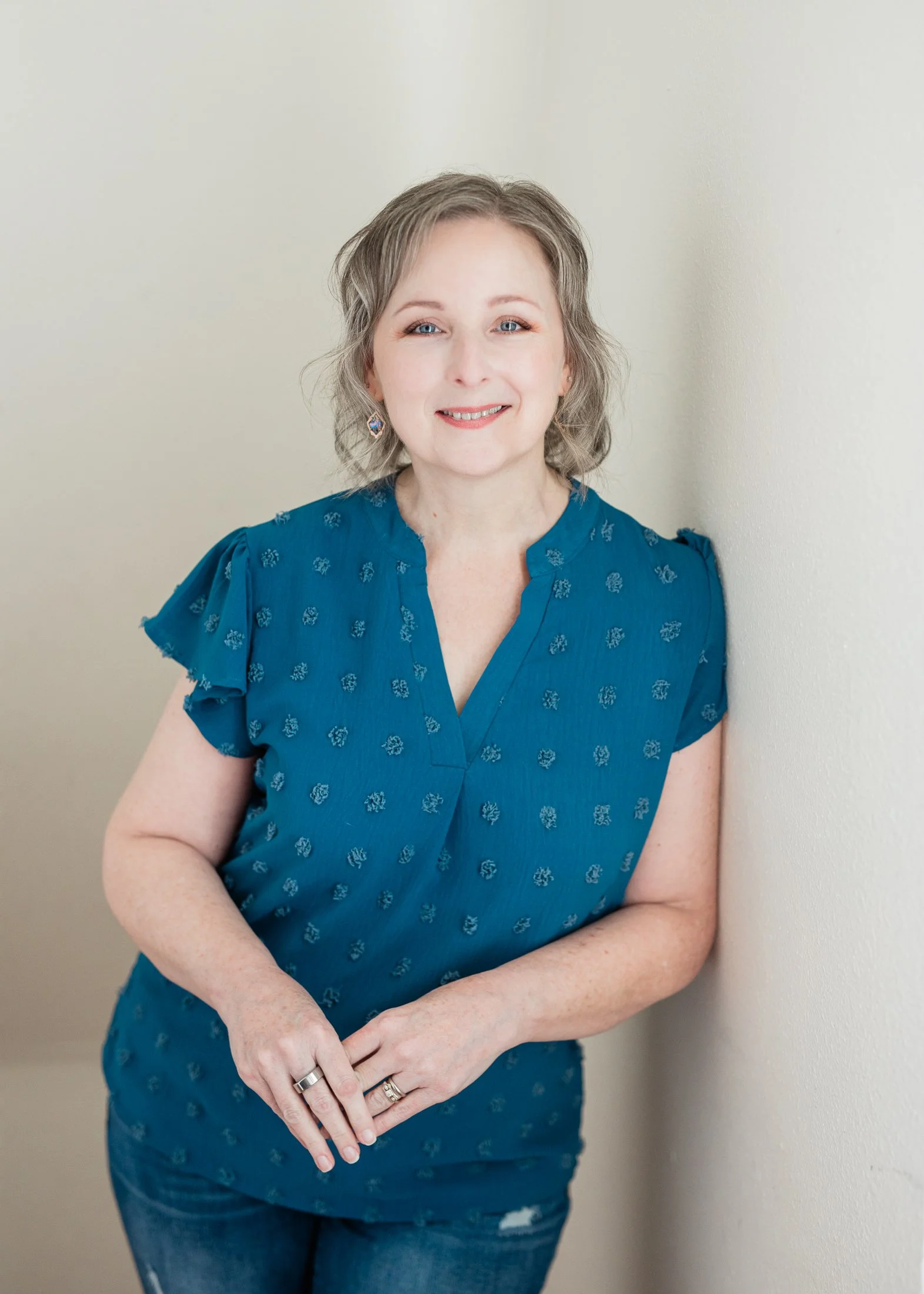 wise-women-50-over-50-houston-laurie-portrait (1).jpg