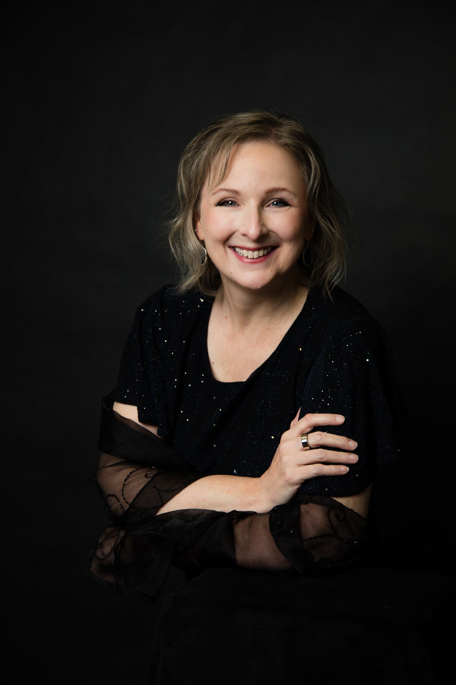 wise-women-50-over-50-houston-laurie-portrait (9).jpg
