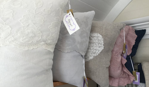 chic_throw_rustic_pillows.jpg