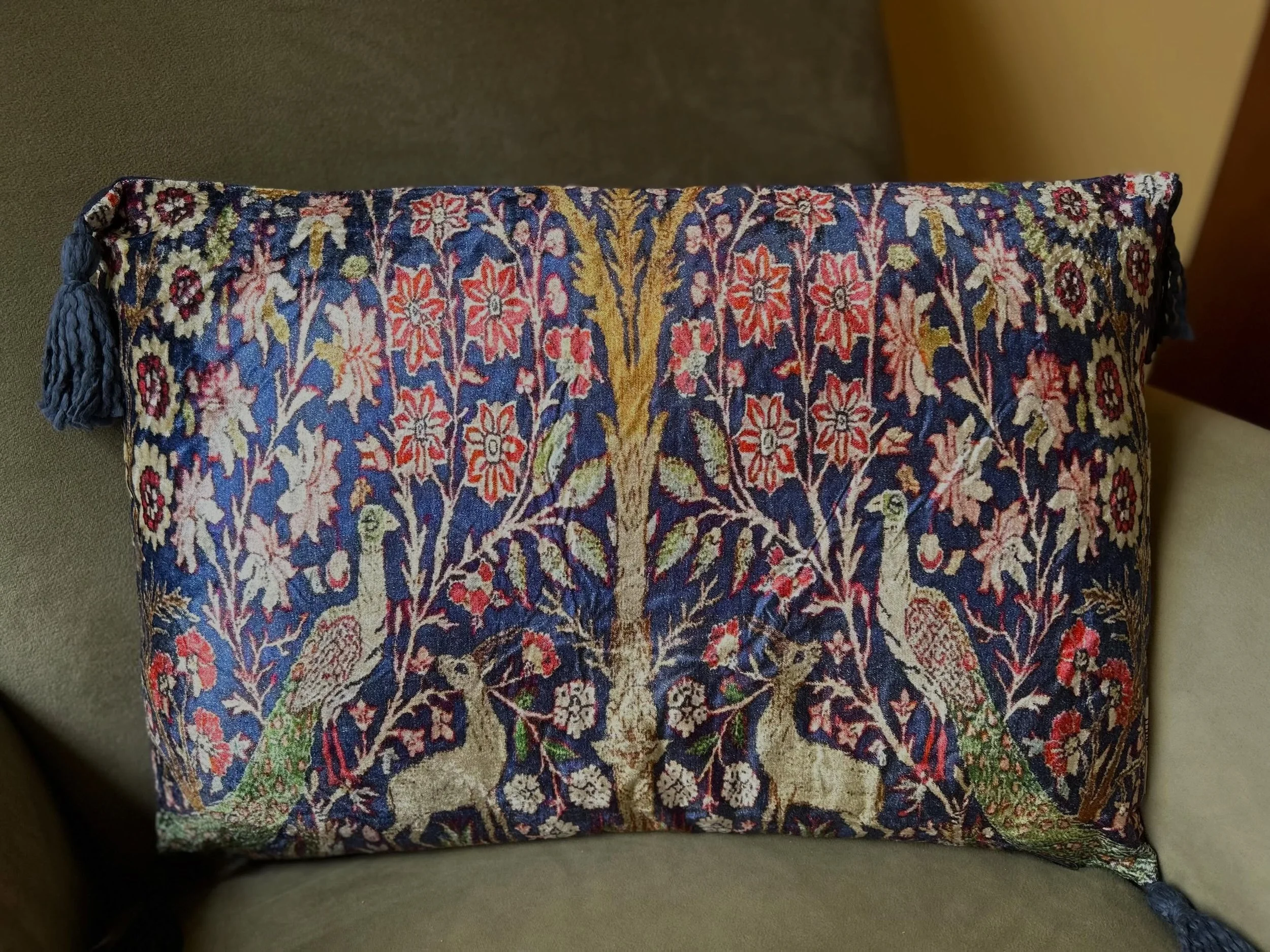 New cotton velvet pillows in store and online. A must see.

#creativecoop #pillows #madeinindia #visitmendocino