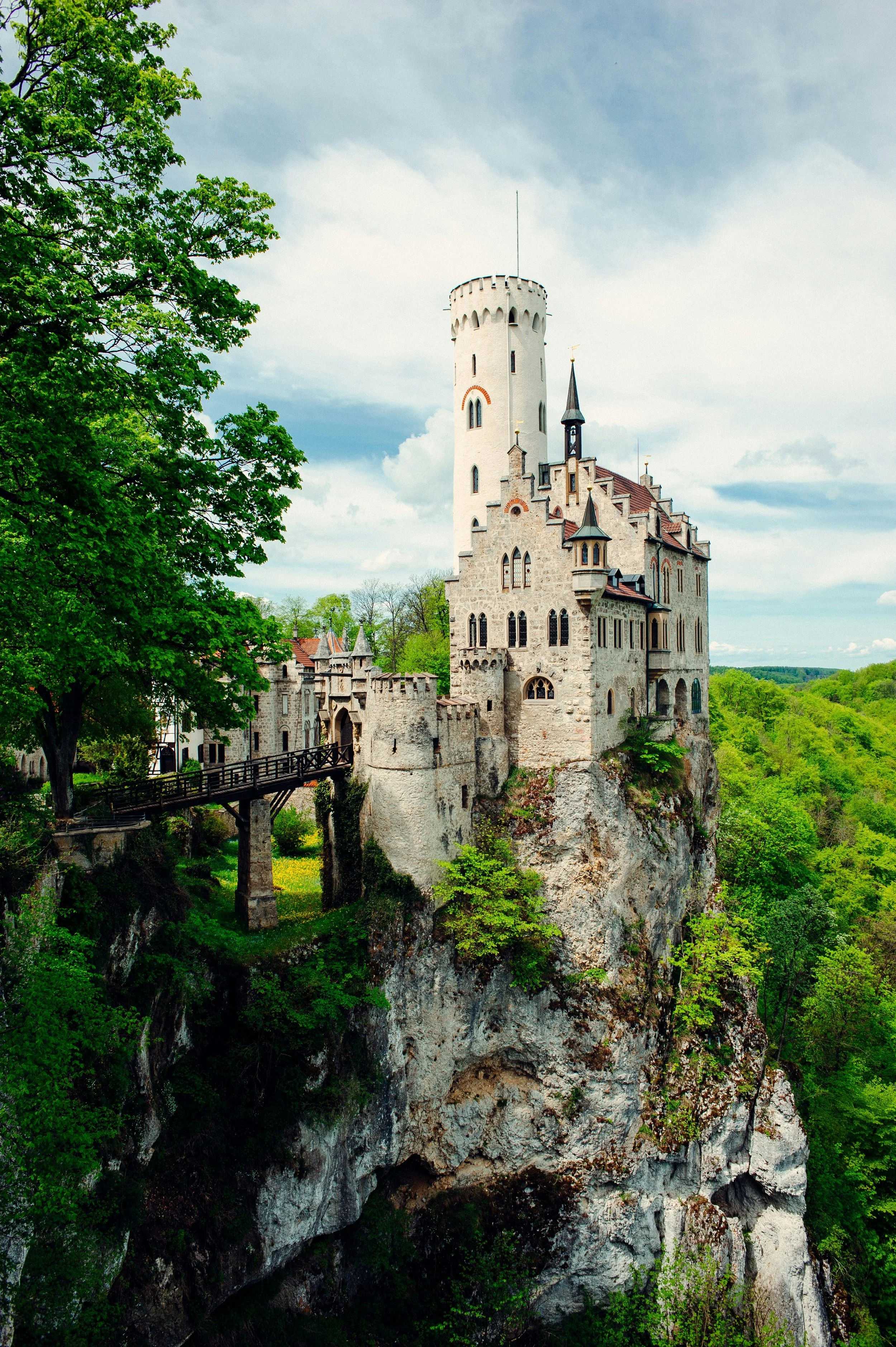 Germany Luxury Hotels: Castle Stay vs. Modern Hotel — Which Is Worth It?