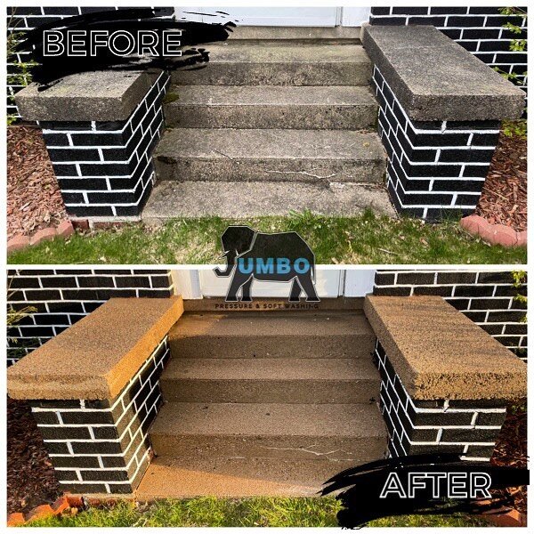 What a great transformation!
#beforeandafter #patiocleaning #grandrapidssmallbusiness #exteriorcleaningdoneright