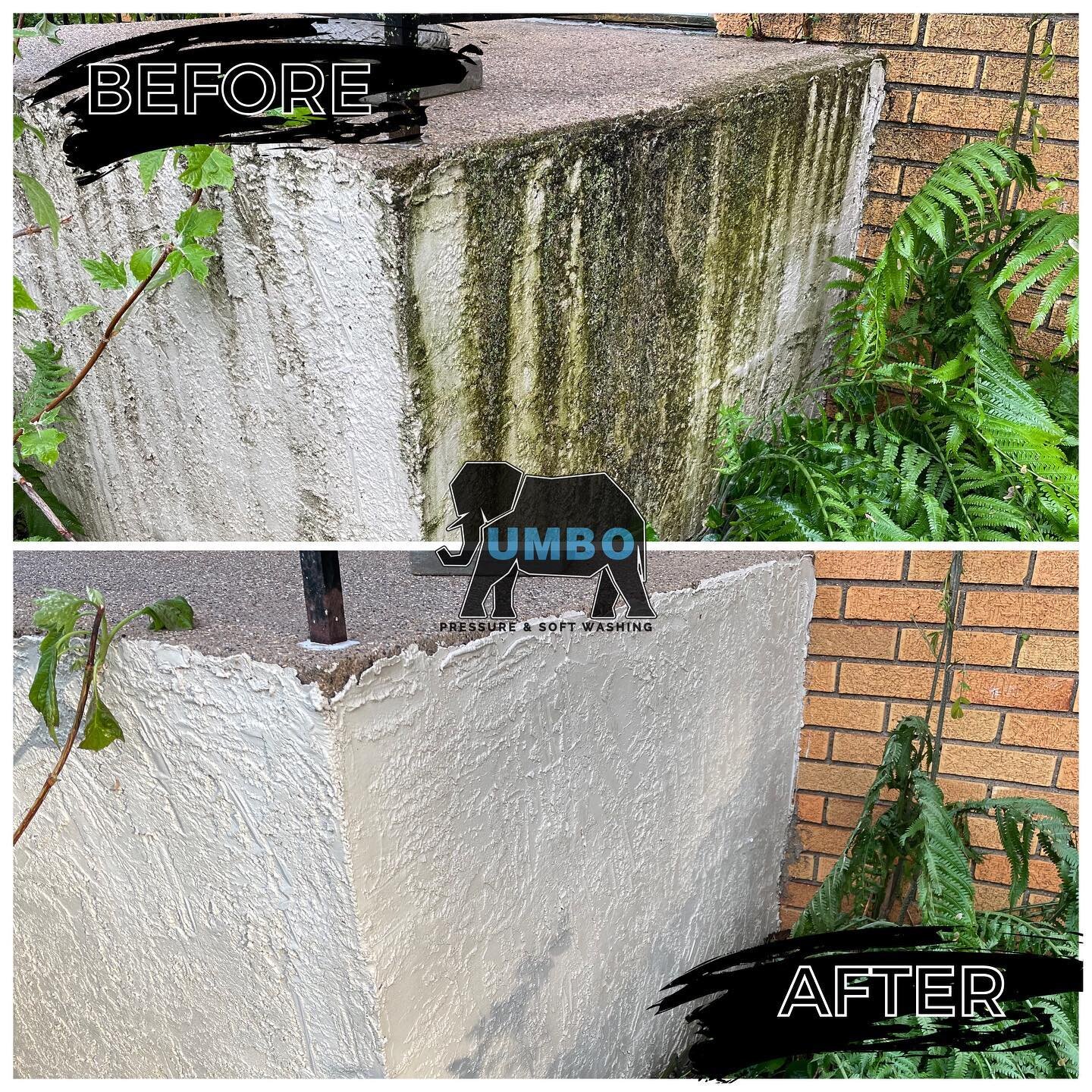 There&rsquo;s &ldquo;clean&rdquo; and there&rsquo;s &ldquo;Jumbo clean&rdquo;
#beforeandafter #housewashing #grandrapidssmallbusiness #exteriorcleaningdoneright