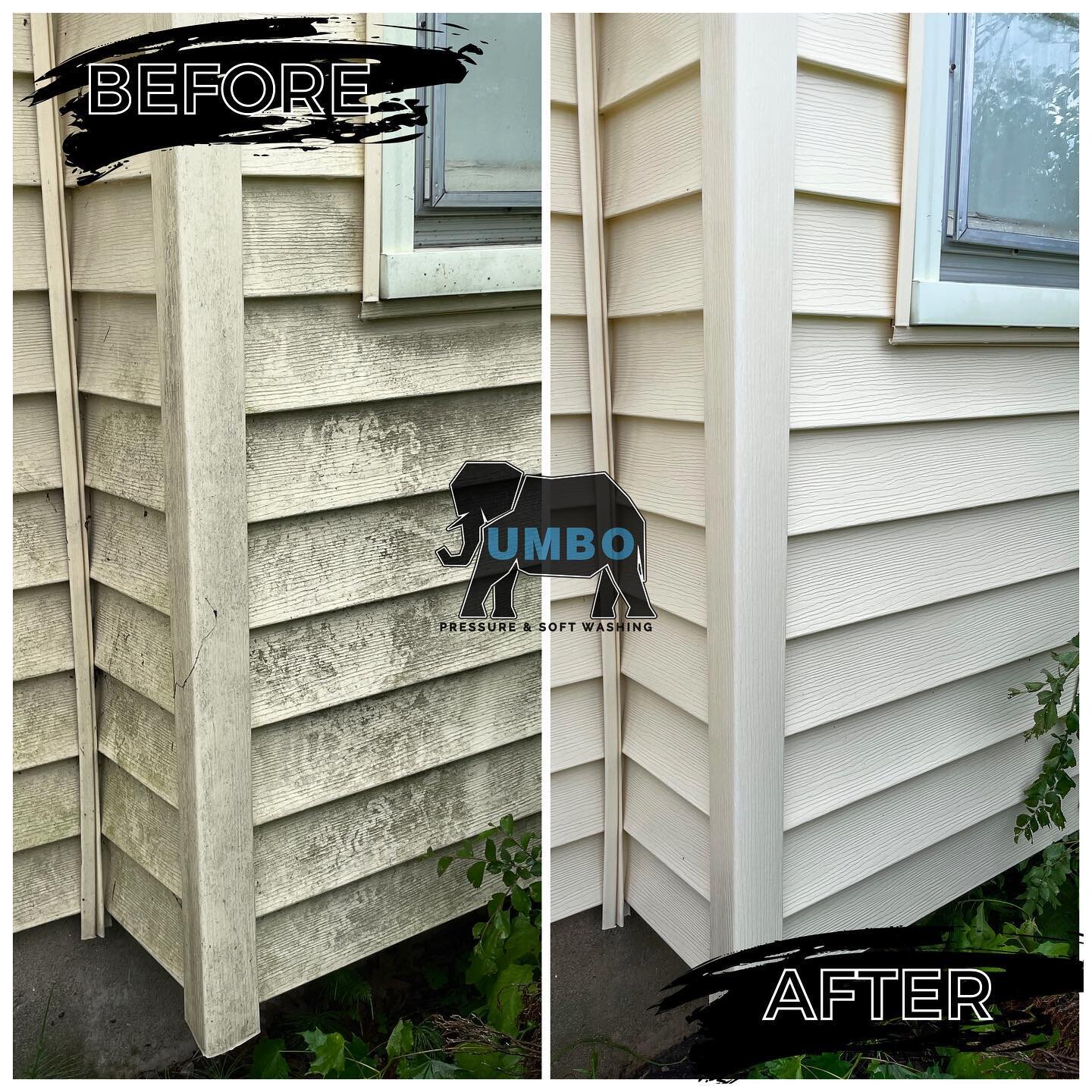 One of the best ROI&rsquo;s before selling your home is to make it clean and look like new! #beforeandafter #housewashing #grandrapidssmallbusiness #exteriorcleaningdoneright #lookslikenew