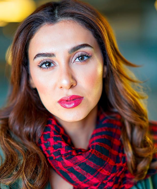 @jewell.farshad theatrical headshot 
Again I love to dress up and do a glam make up but for headshots it&rsquo;s best to keep the hair and make up simple and dress according to the role/character you&rsquo;re going for. ❤️🙏