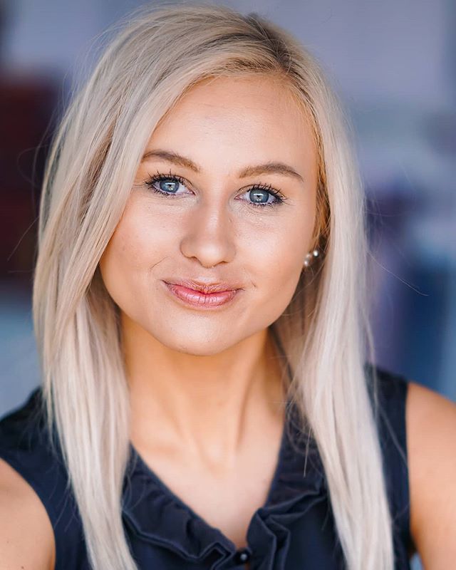 The subtle art of the smirk... Brittany definitely nailed it! 
#headshots #actor #model #picoftheday #casting #acting #auditions #fashion #fitness #healthy #blonde #smile