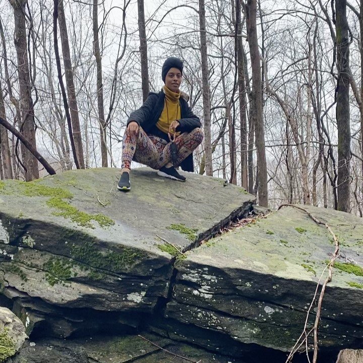If your crew ain&rsquo;t helping you pose like this I ain&rsquo;t trying to go. 🤷🏾&zwj;♀️

&ldquo;Just stay up there and help me pose,&rdquo;....&rdquo;The lights, the lightsss.&rdquo; 😂
.
.
.
.
#blackhistory #blacgirlmagic #outdooradventures #bla