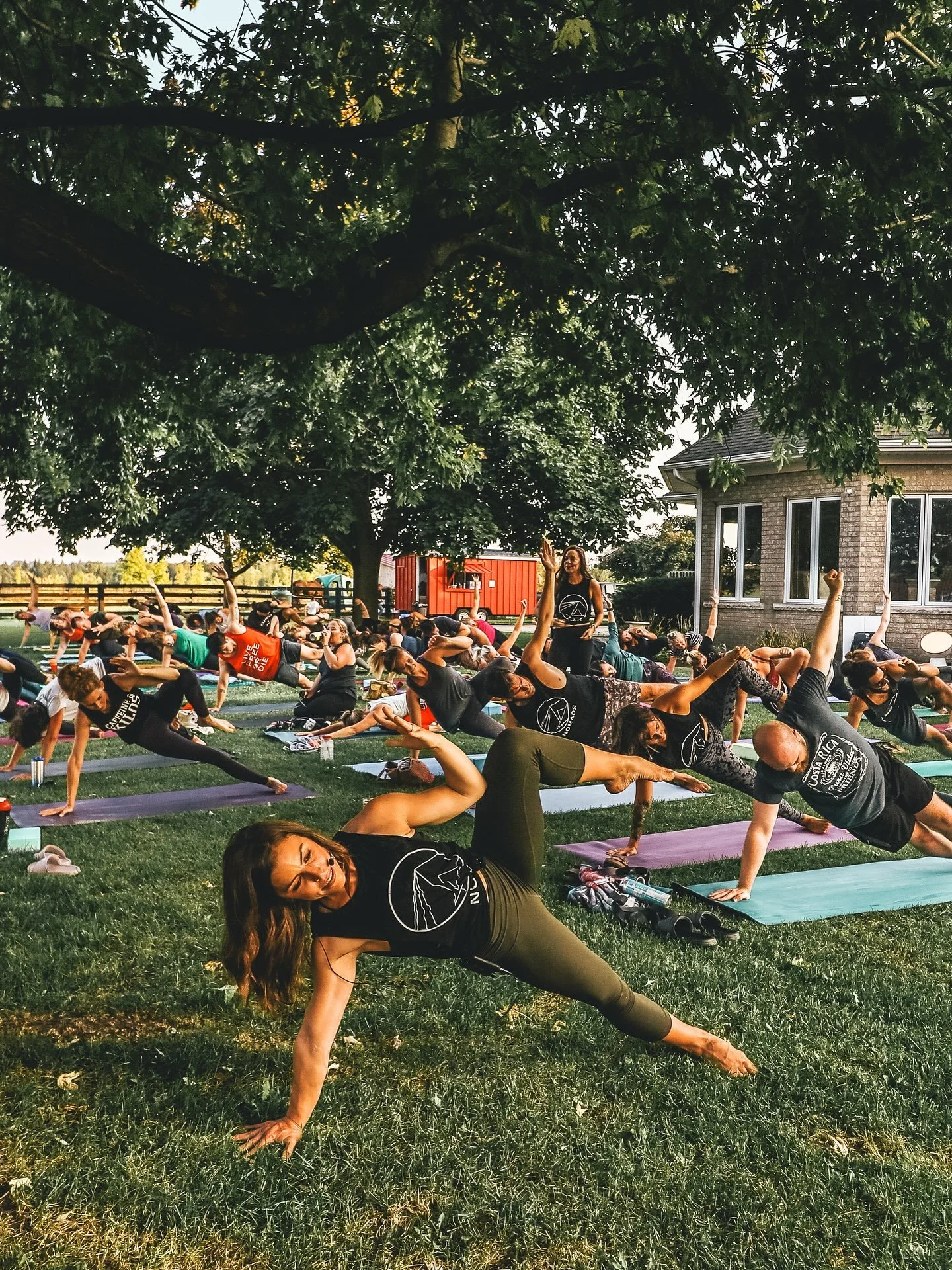 It&rsquo;s that time of year again 🌅🌅🌅
Farm flow, every Wednesday 7:15-8:30 @themottsequestriancentre 

A feel-good flow for all levels that overlooks the beautiful and quiet countryside. 

The farm is such a special place and we are thrilled to b