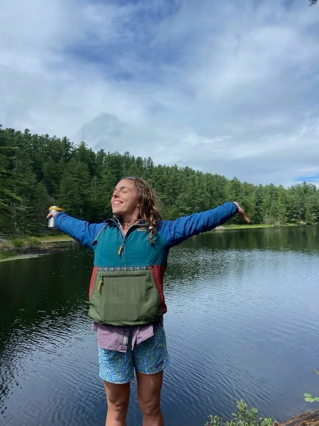 🚨 VERY COOL WORKSHOP ALERT 🚨 
Learn how to practice yoga ANYWHERE🎉

Learn how to build a short sequence for yourself so you can practice at home or ANYWHERE the summer months take you 💜

No experience required, this workshop will be meet you wher