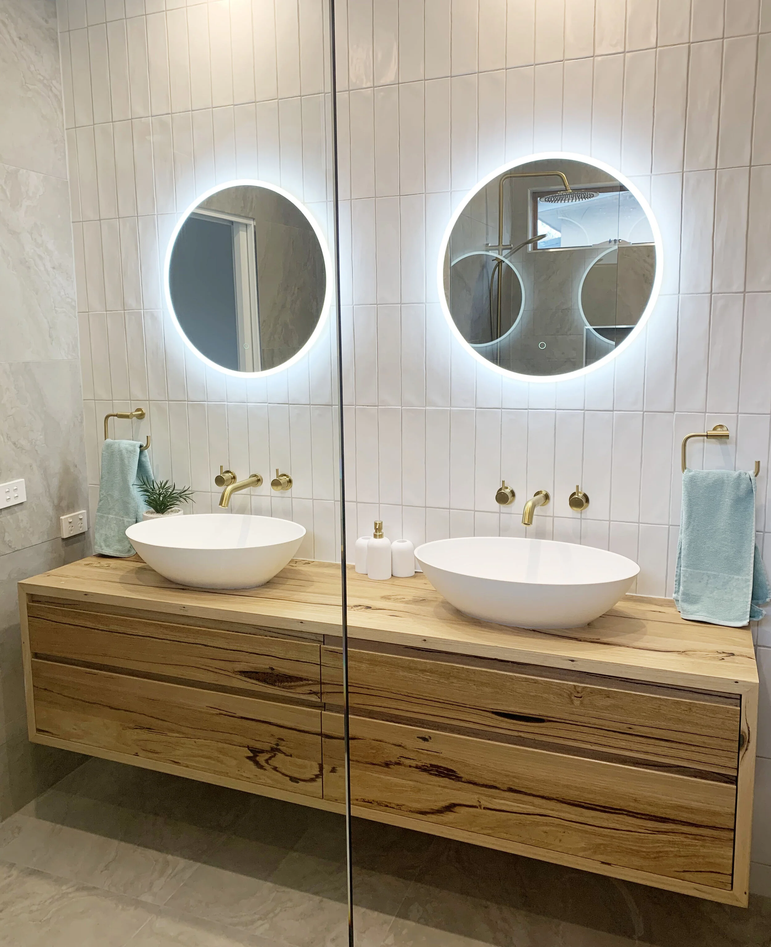 Ensuite 2.jpg
