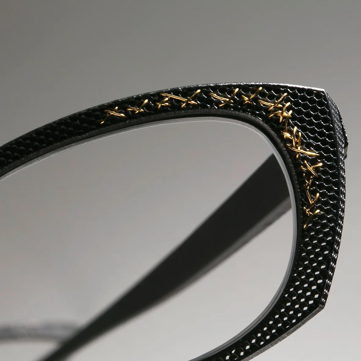 F1² with gold thread.jpg