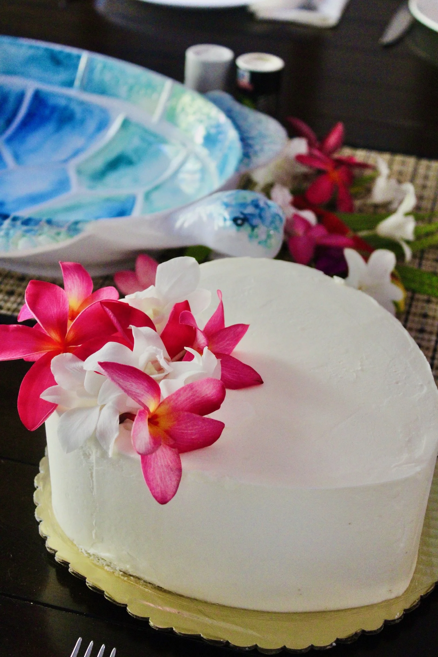 Custom Cake Fresh Flowers